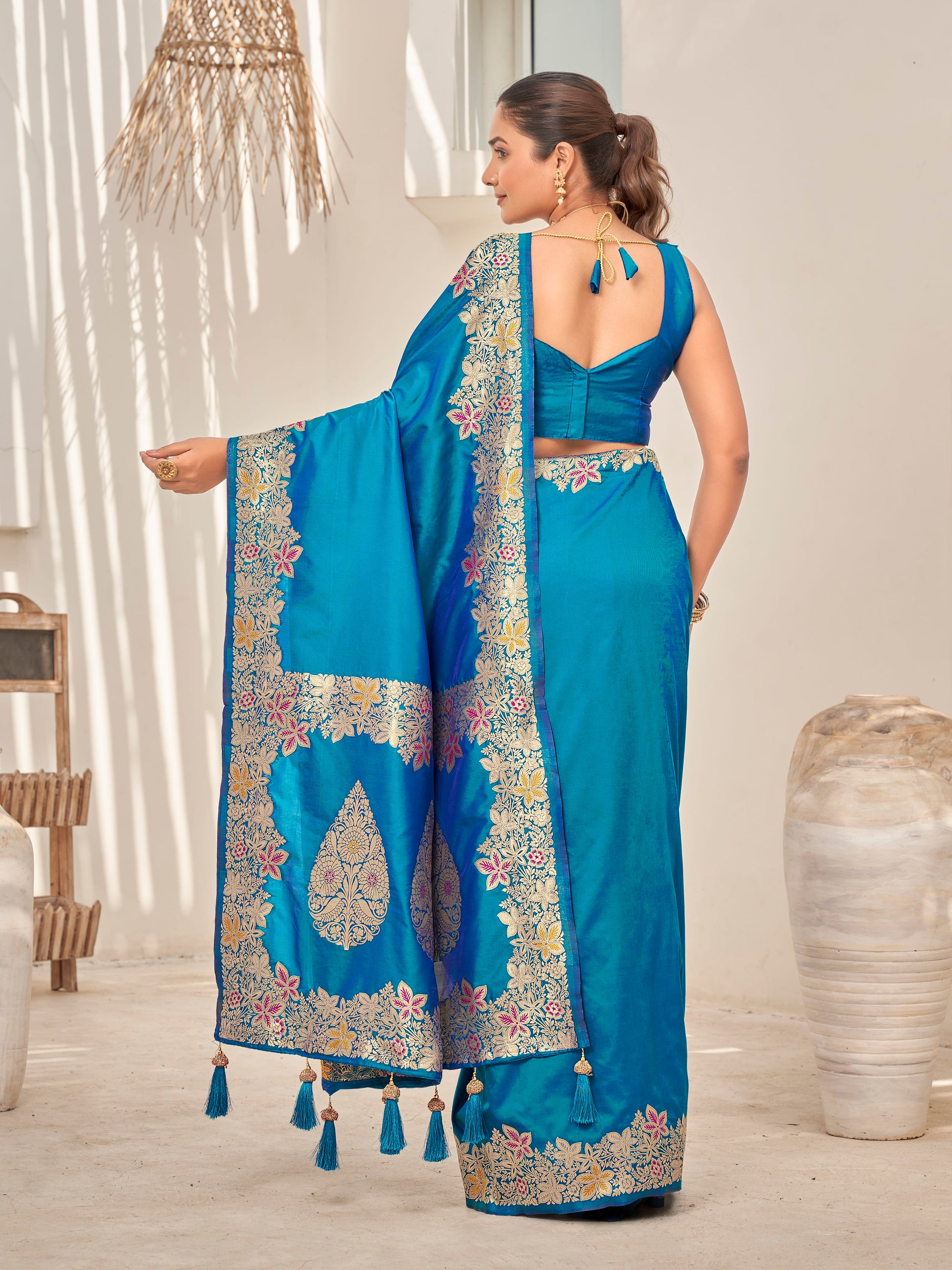 MANOHARI Banarasi Silk Blend Jacquard Work Saree - Blue