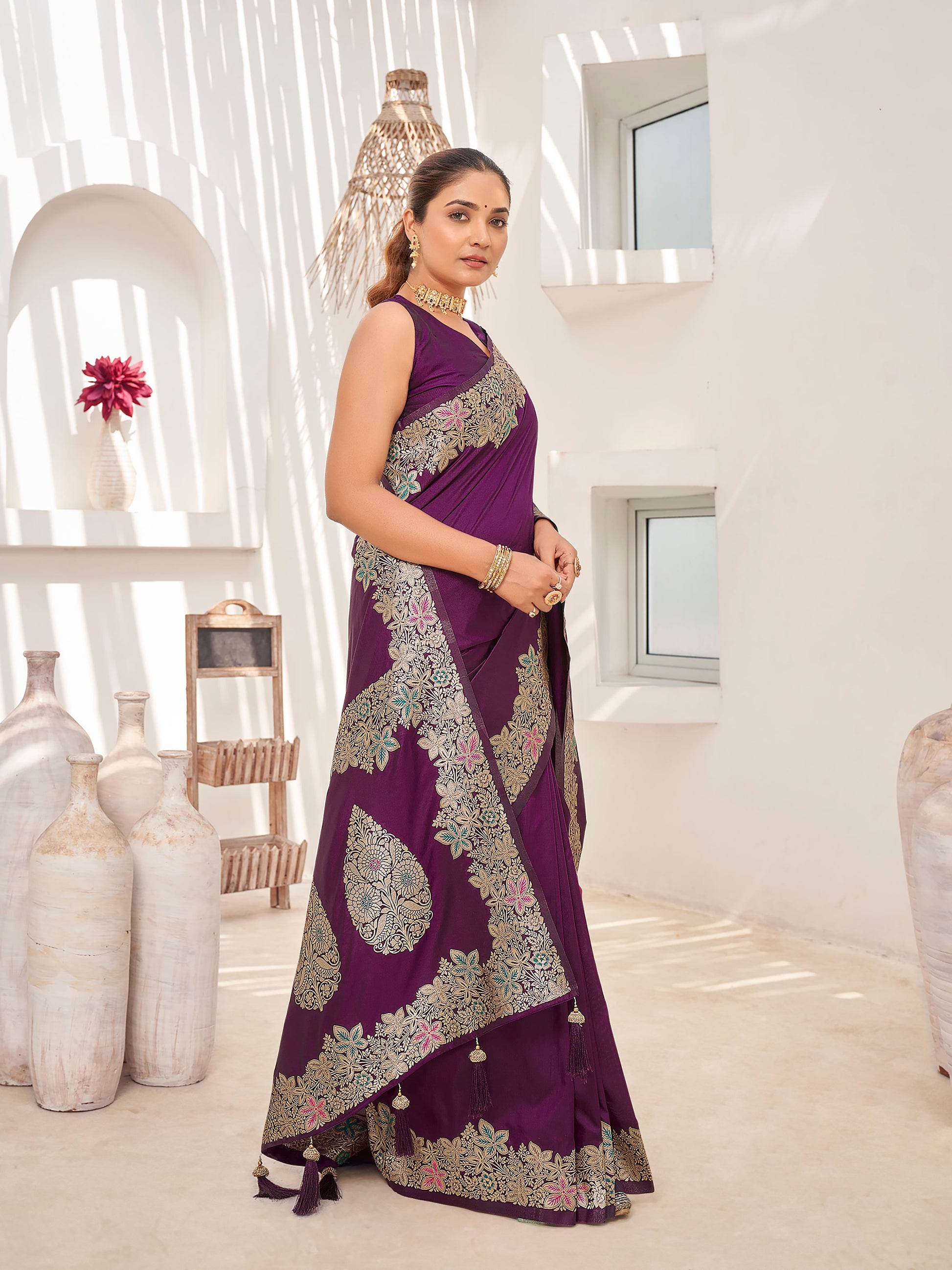 MANOHARI Banarasi Silk Blend Jacquard Work Saree - Purple