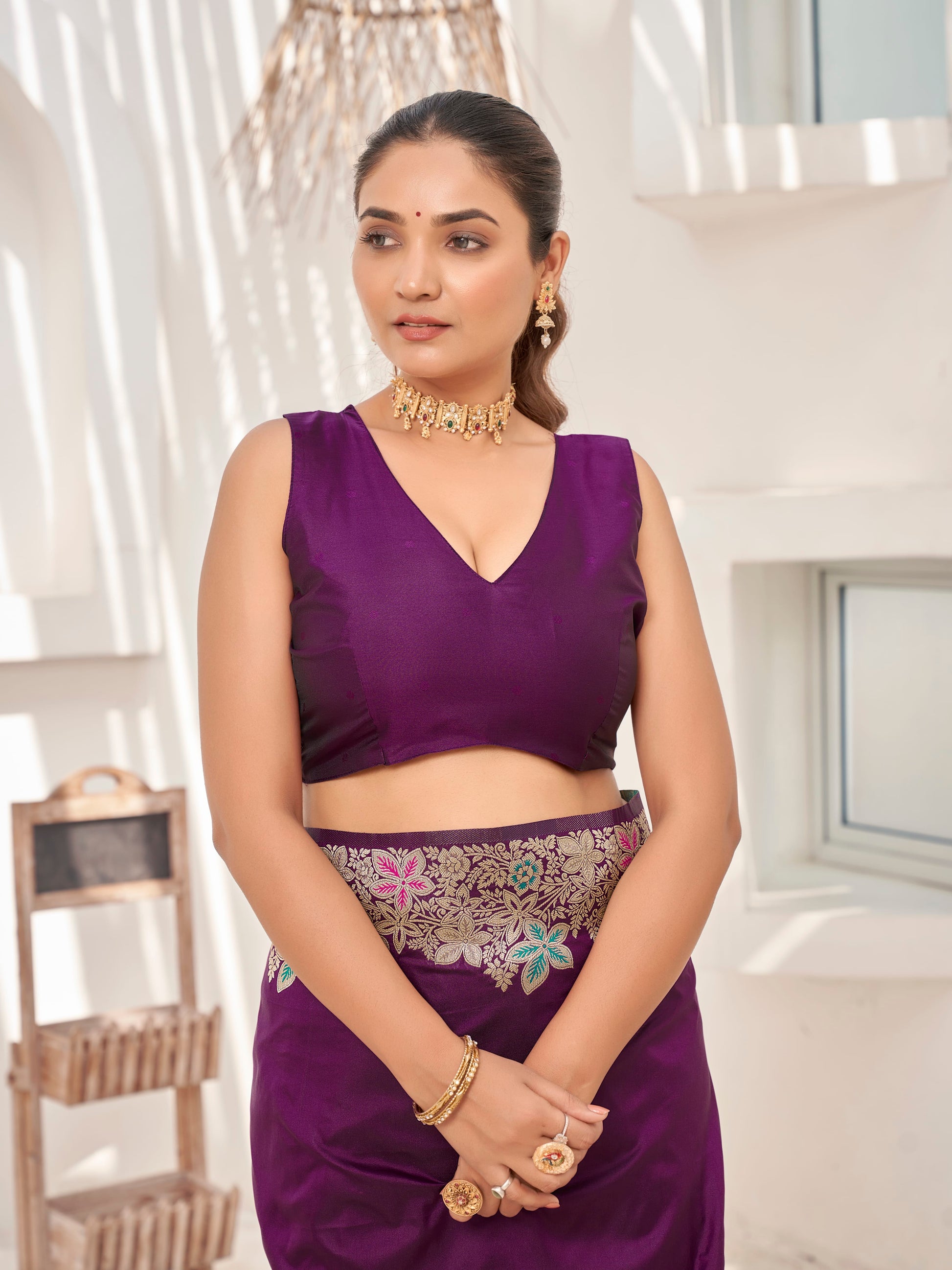MANOHARI Banarasi Silk Blend Jacquard Work Saree - Purple