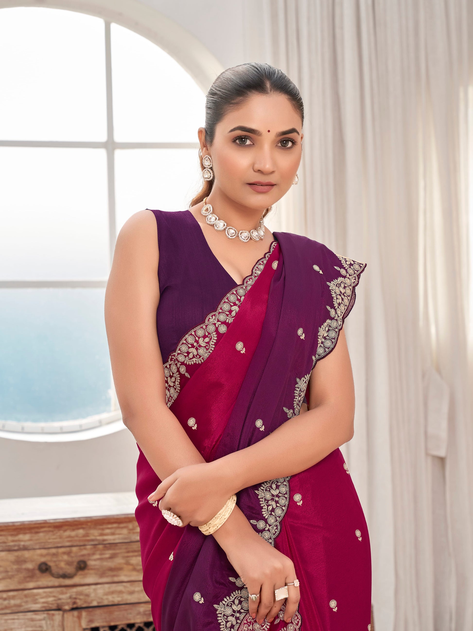 MANOHARI Georgette Embroidered Work Saree - Red