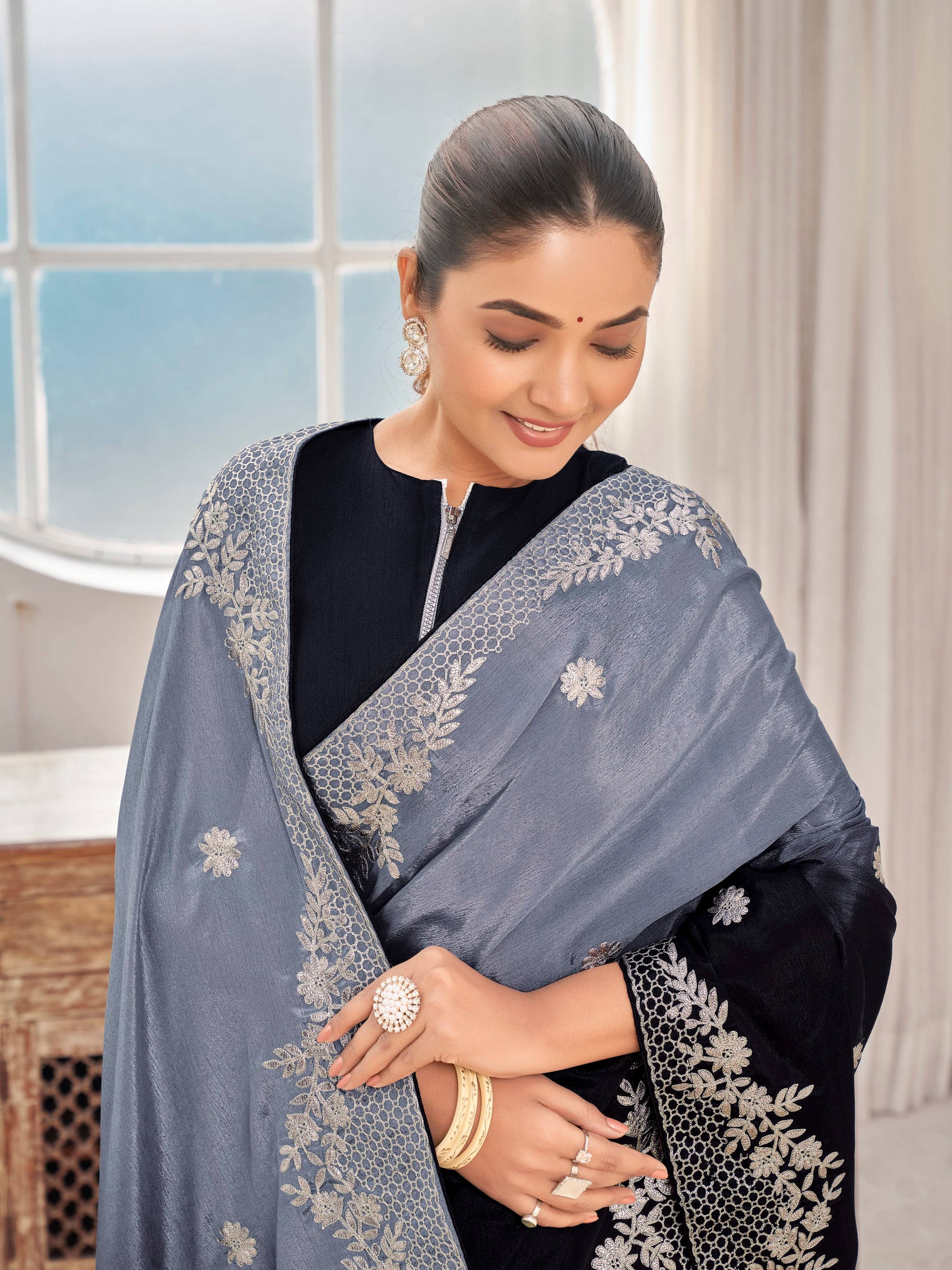 MANOHARI Georgette Embroidered Work Saree - Black