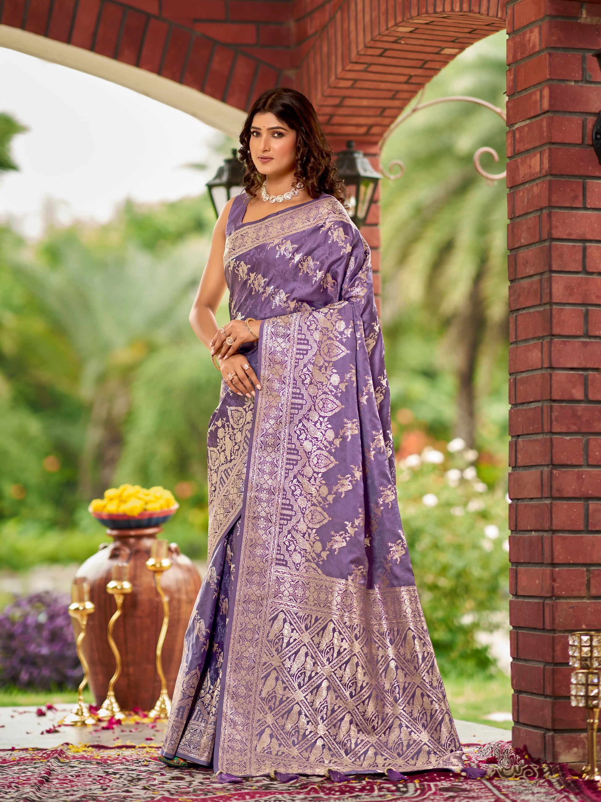 MANOHARI Banarasi Silk Blend Jacquard Work Saree - Purple