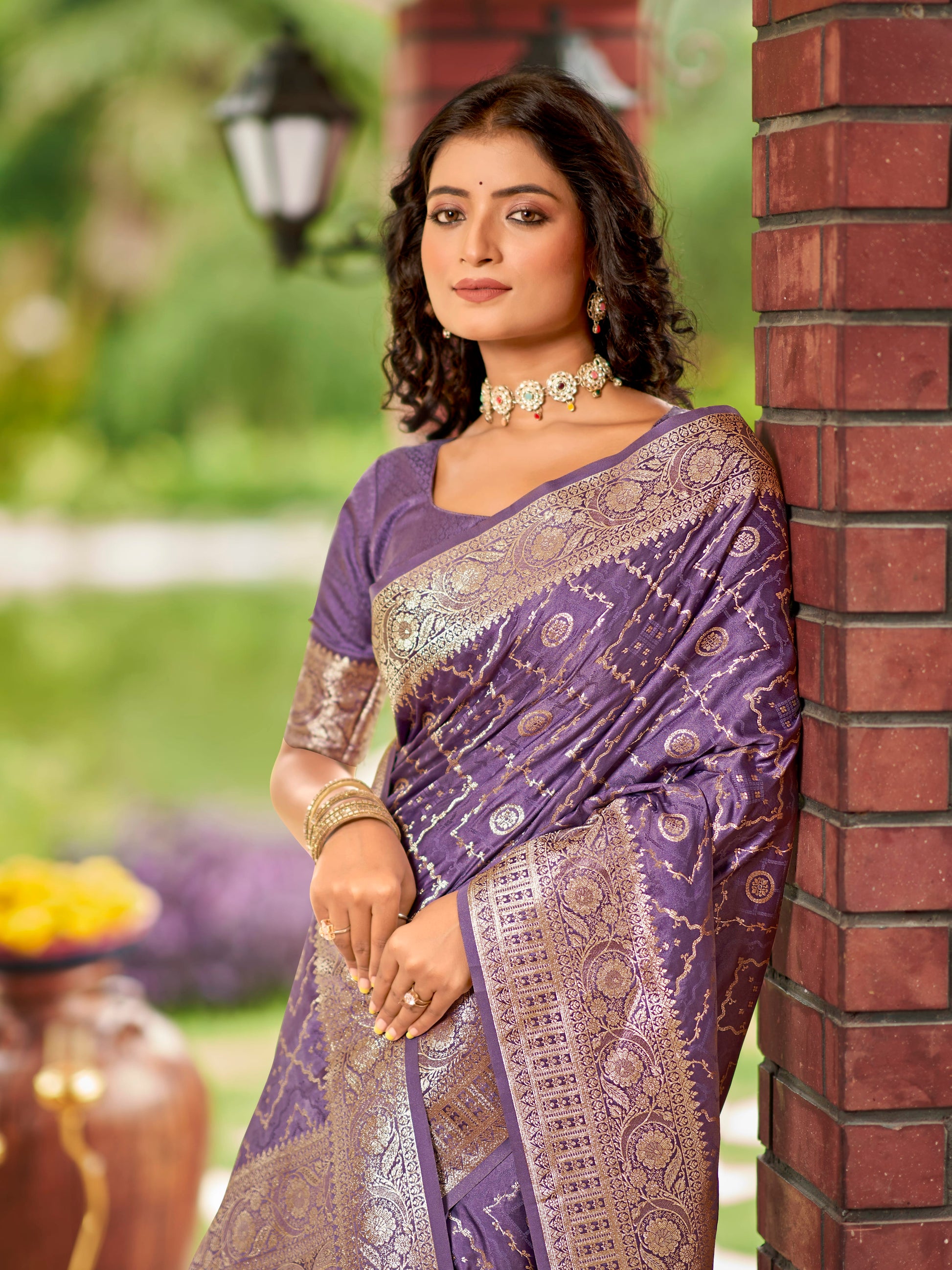 MANOHARI Banarasi Silk Blend Jacquard Work Saree - Purple