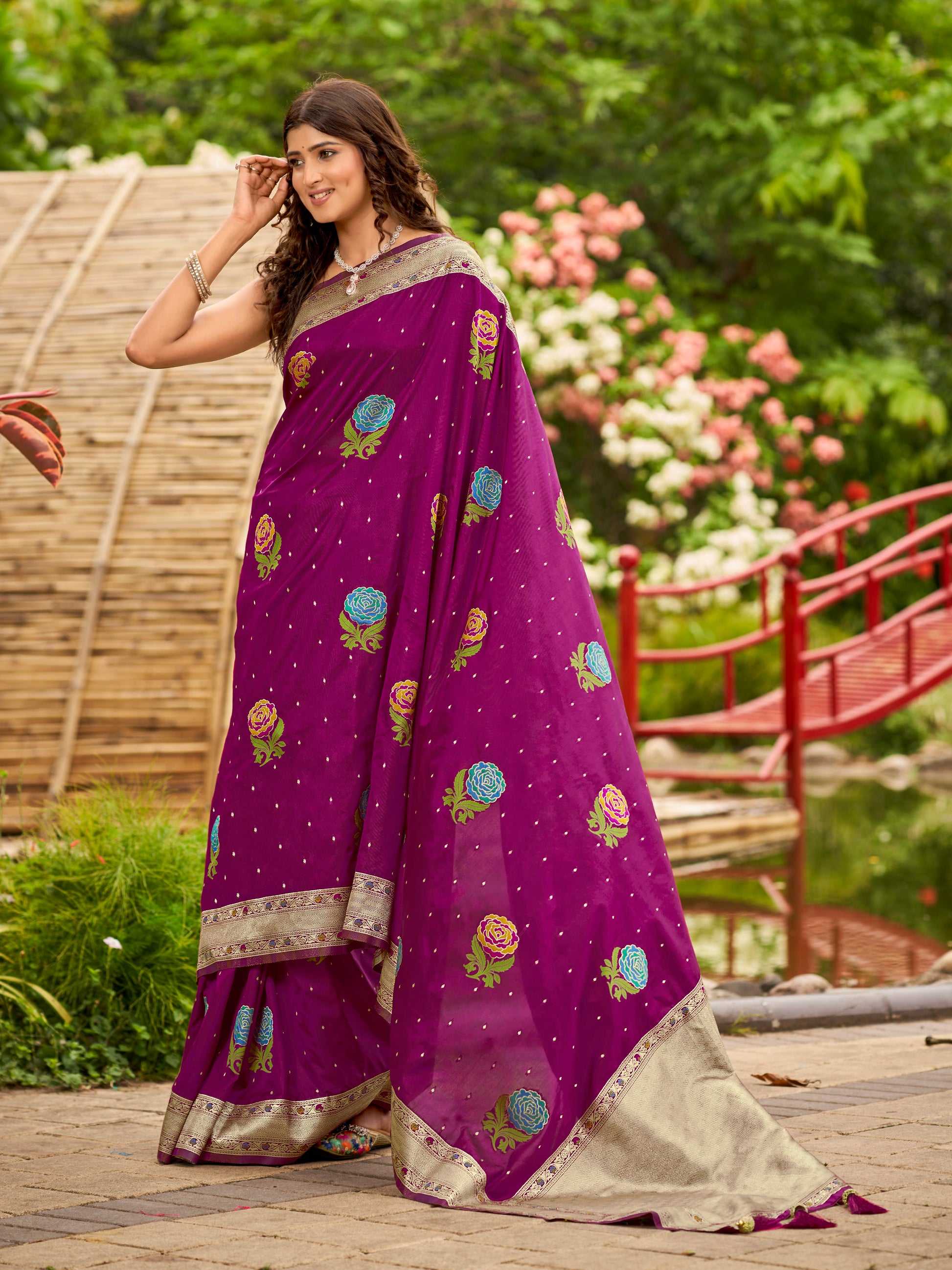 MANOHARI Banarasi Silk Blend Jacquard Work Saree - Pink