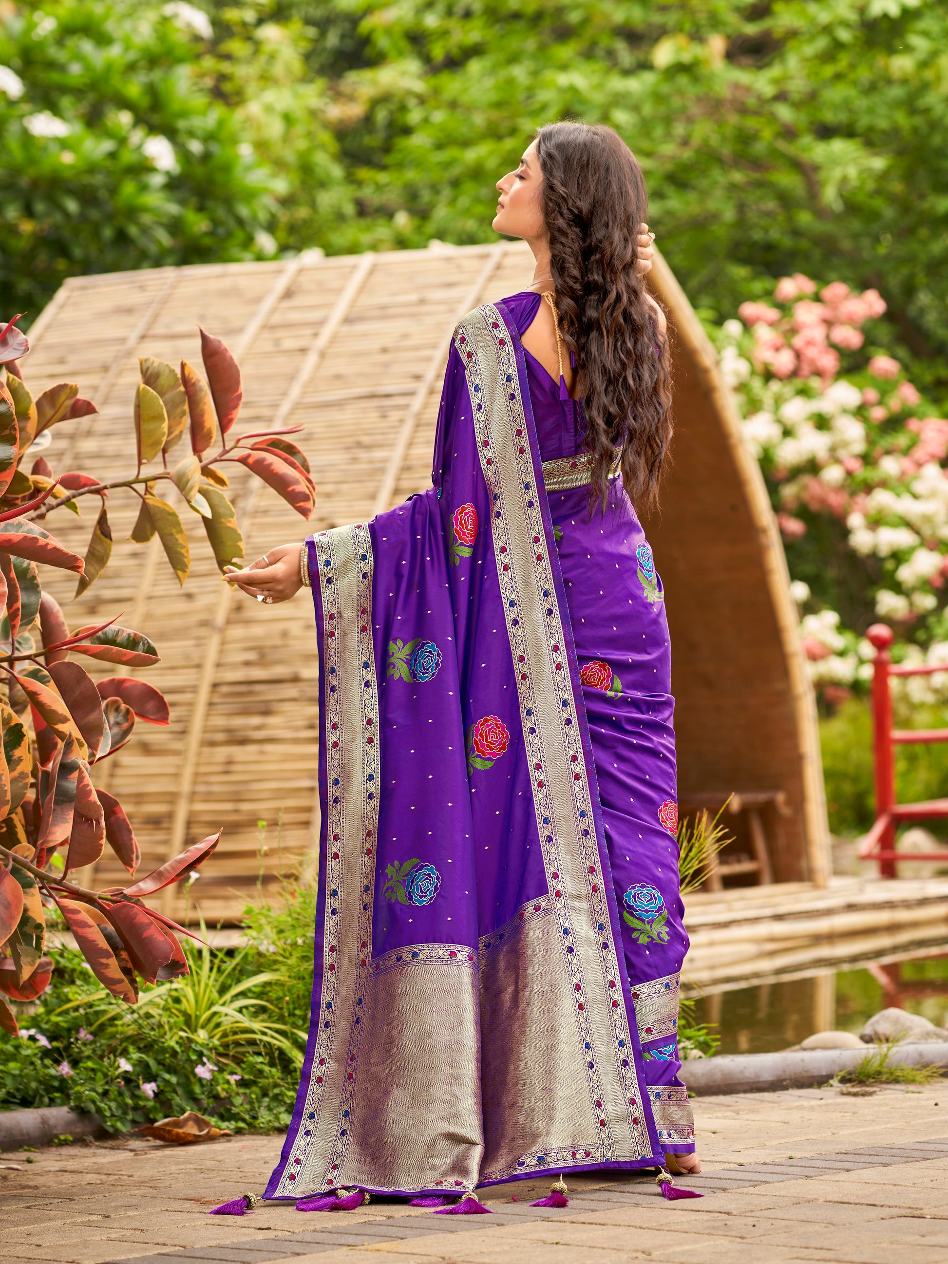MANOHARI Banarasi Silk Blend Jacquard Work Saree - Purple