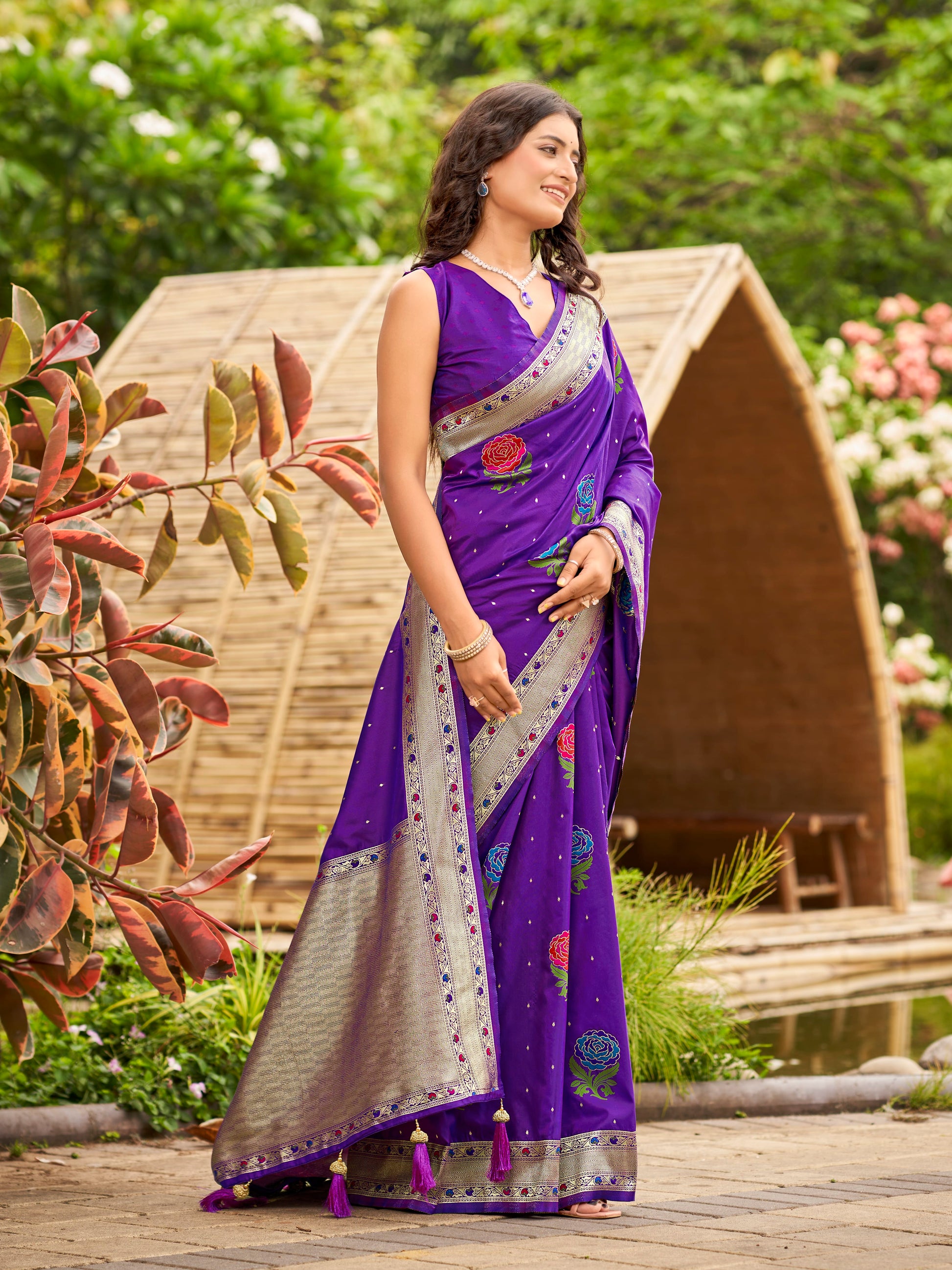 MANOHARI Banarasi Silk Blend Jacquard Work Saree - Purple