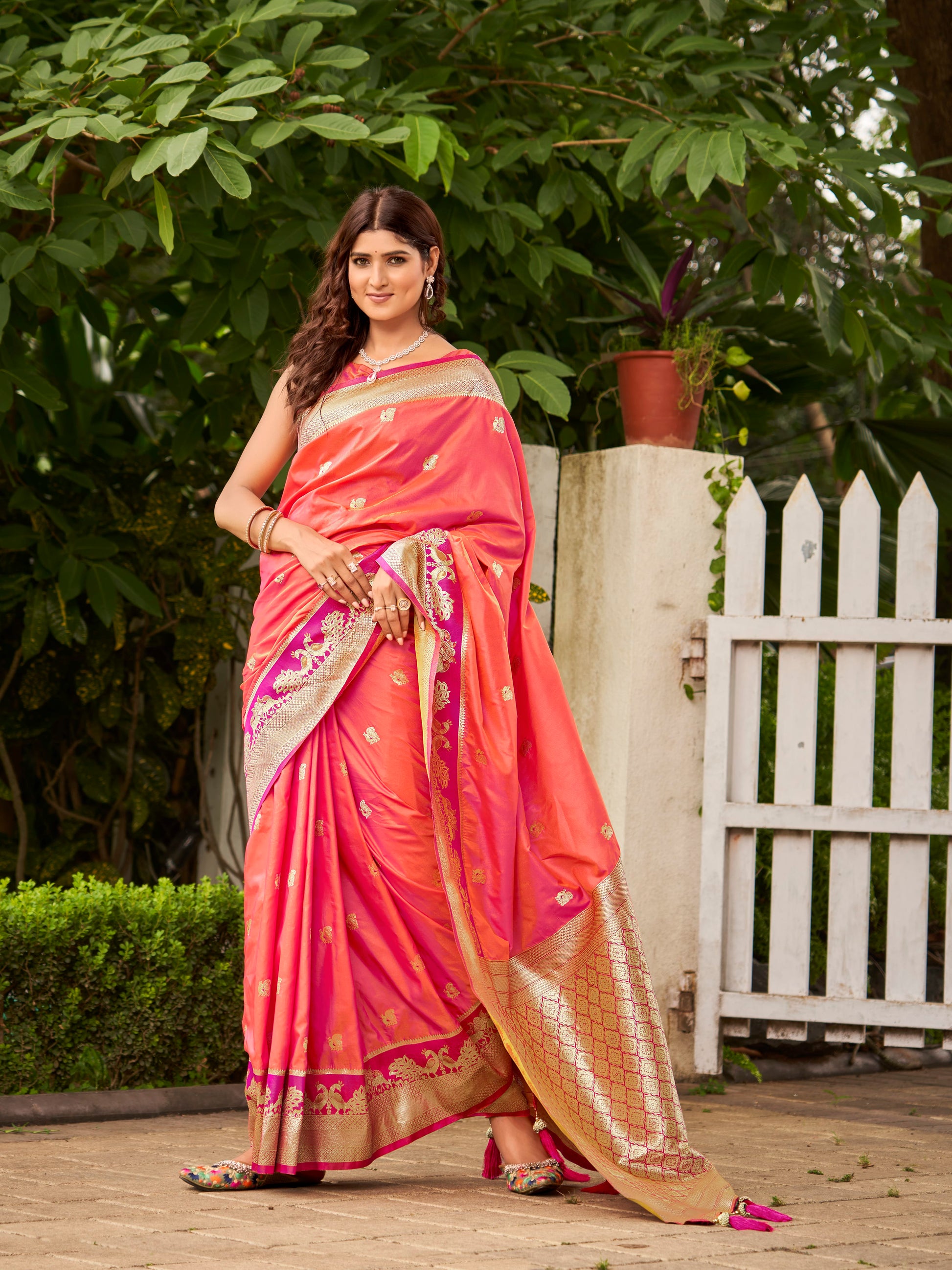 MANOHARI Banarasi Silk Blend Jacquard Work Saree - Orange