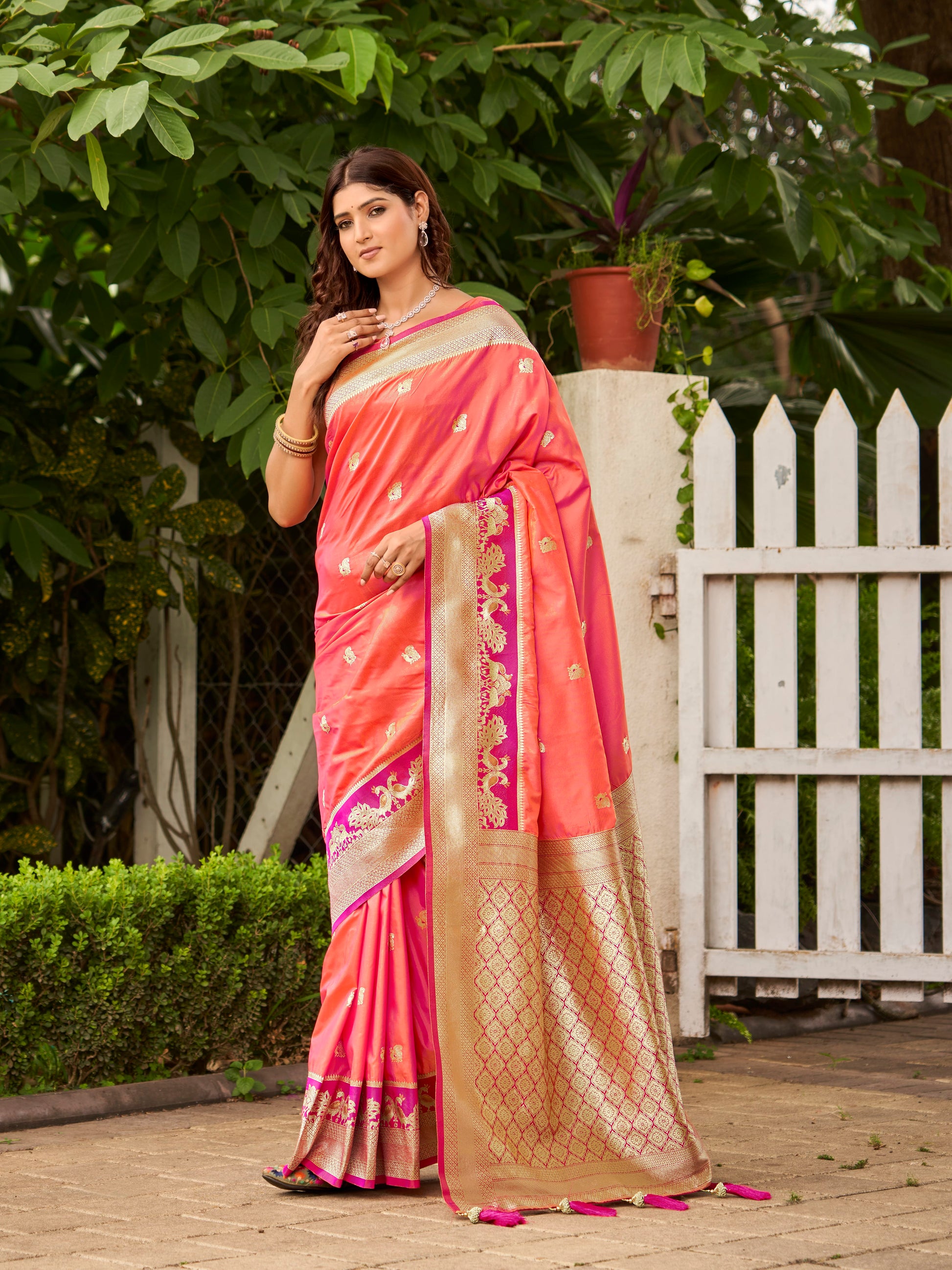 MANOHARI Banarasi Silk Blend Jacquard Work Saree - Orange