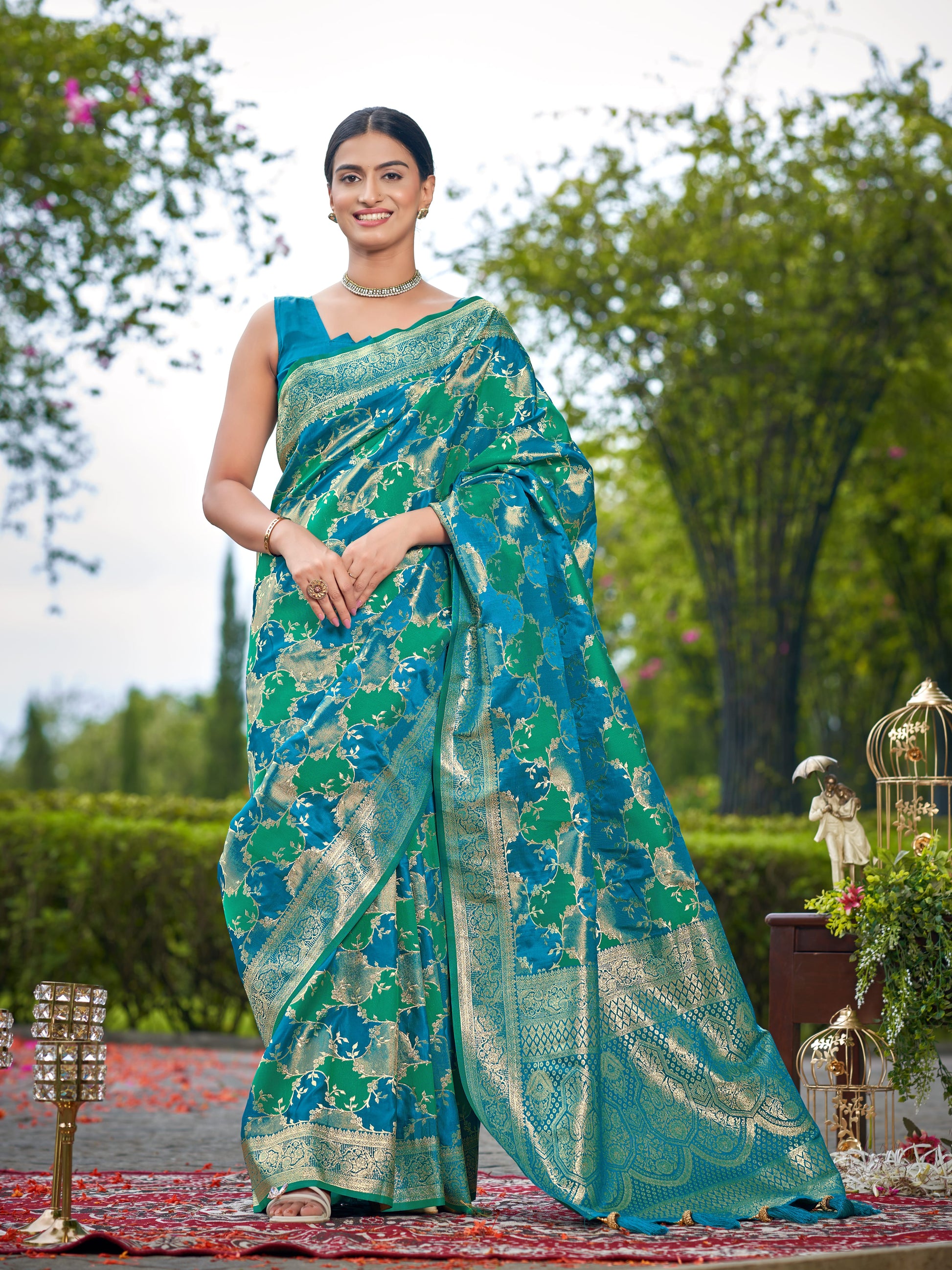MANOHARI Banarasi Silk Blend Jacquard Work Saree - Turquoise