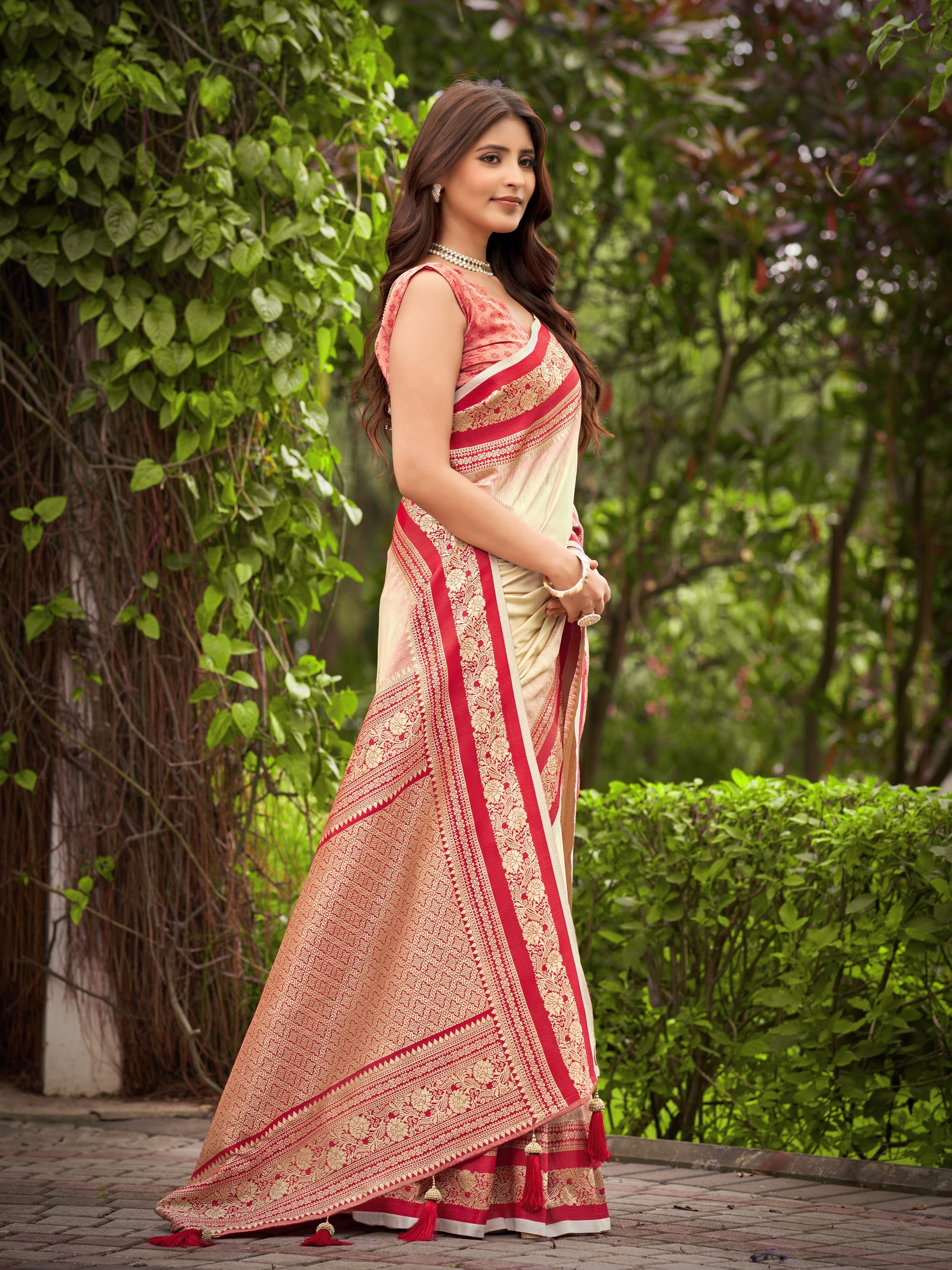 MANOHARI Banarasi Silk Blend Jacquard Work Saree - Beige