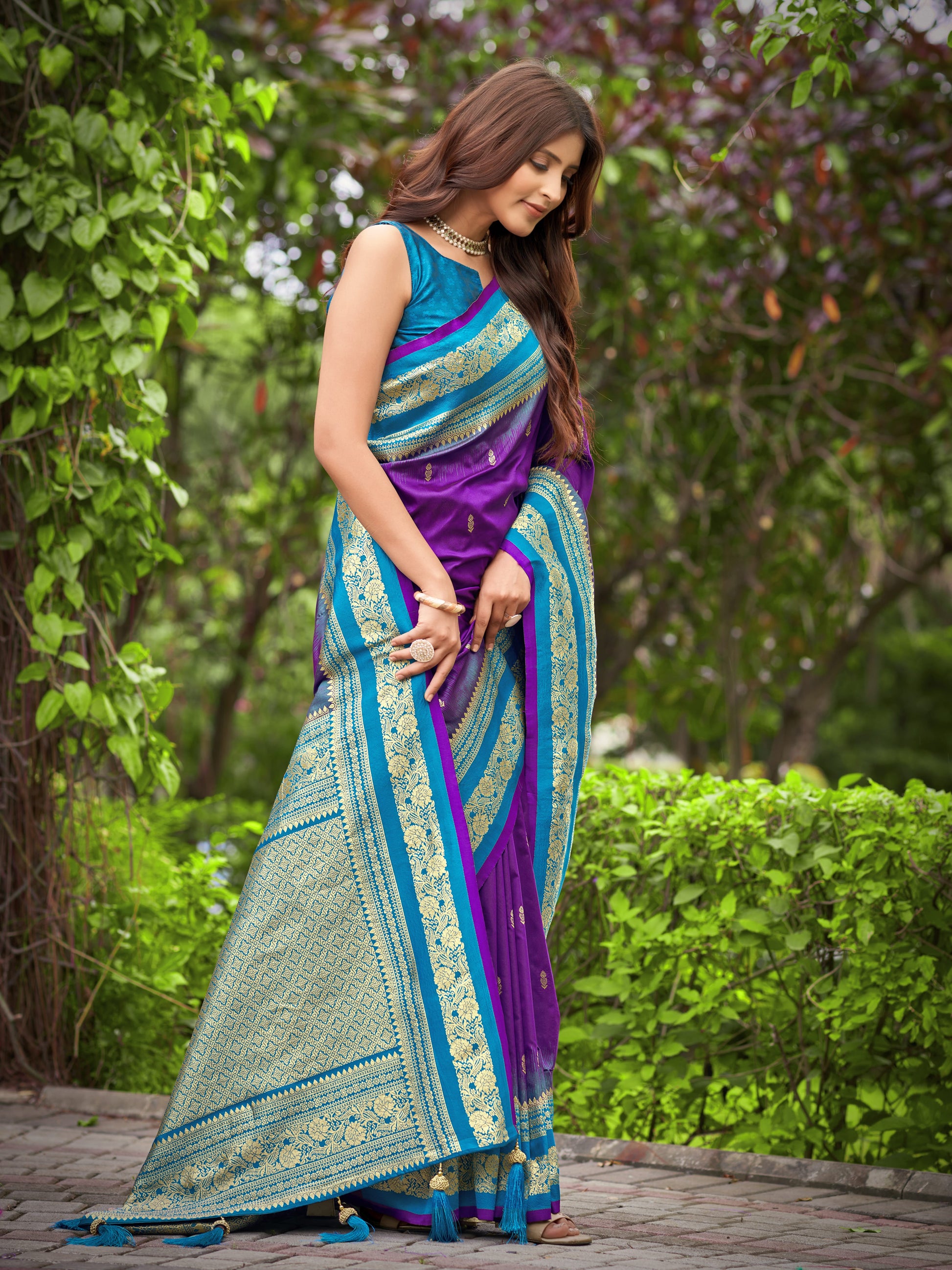 MANOHARI Banarasi Silk Blend Jacquard Work Saree - Purple