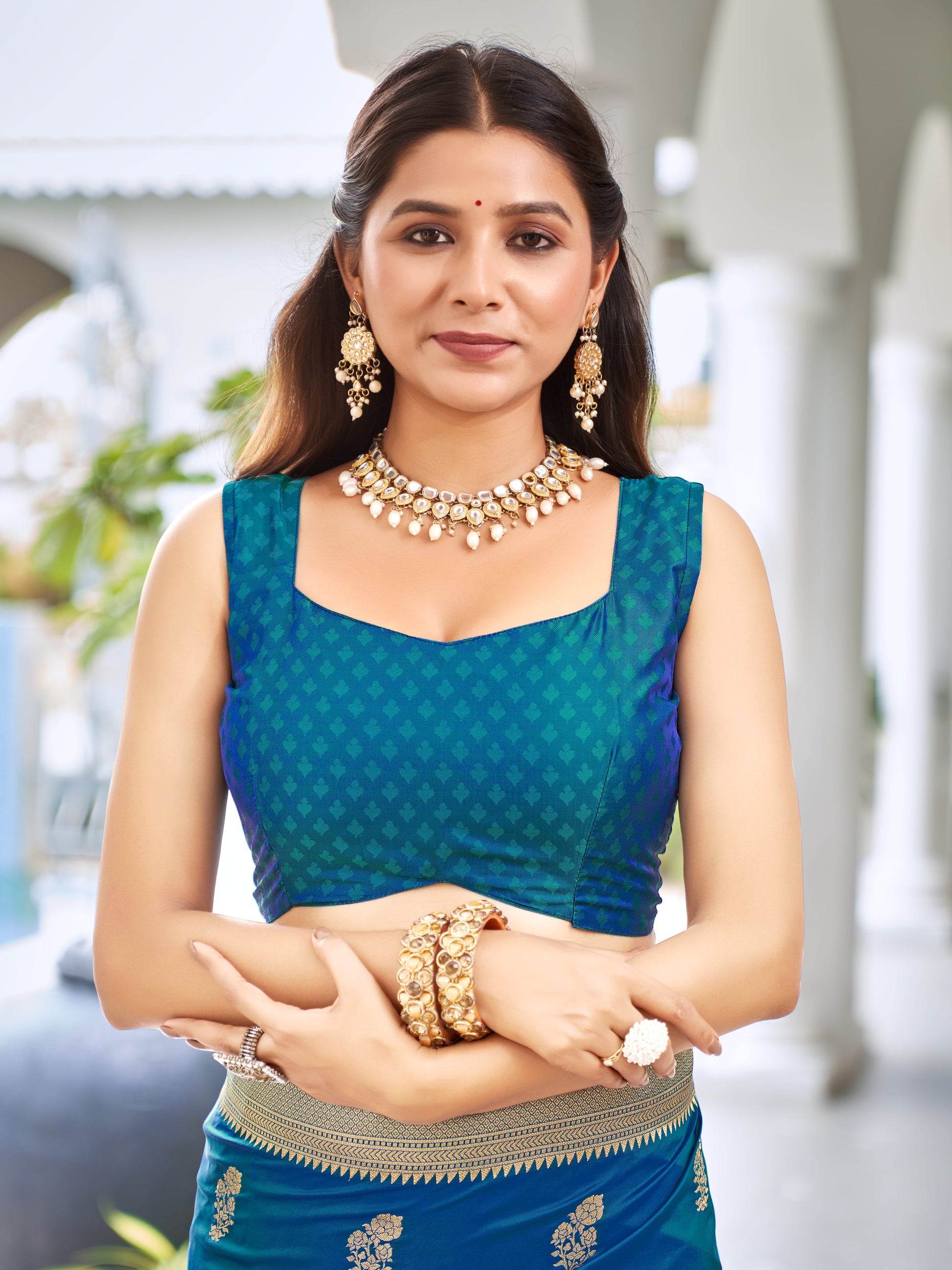 MANOHARI Banarasi Silk Blend Jacquard Work Saree - Blue