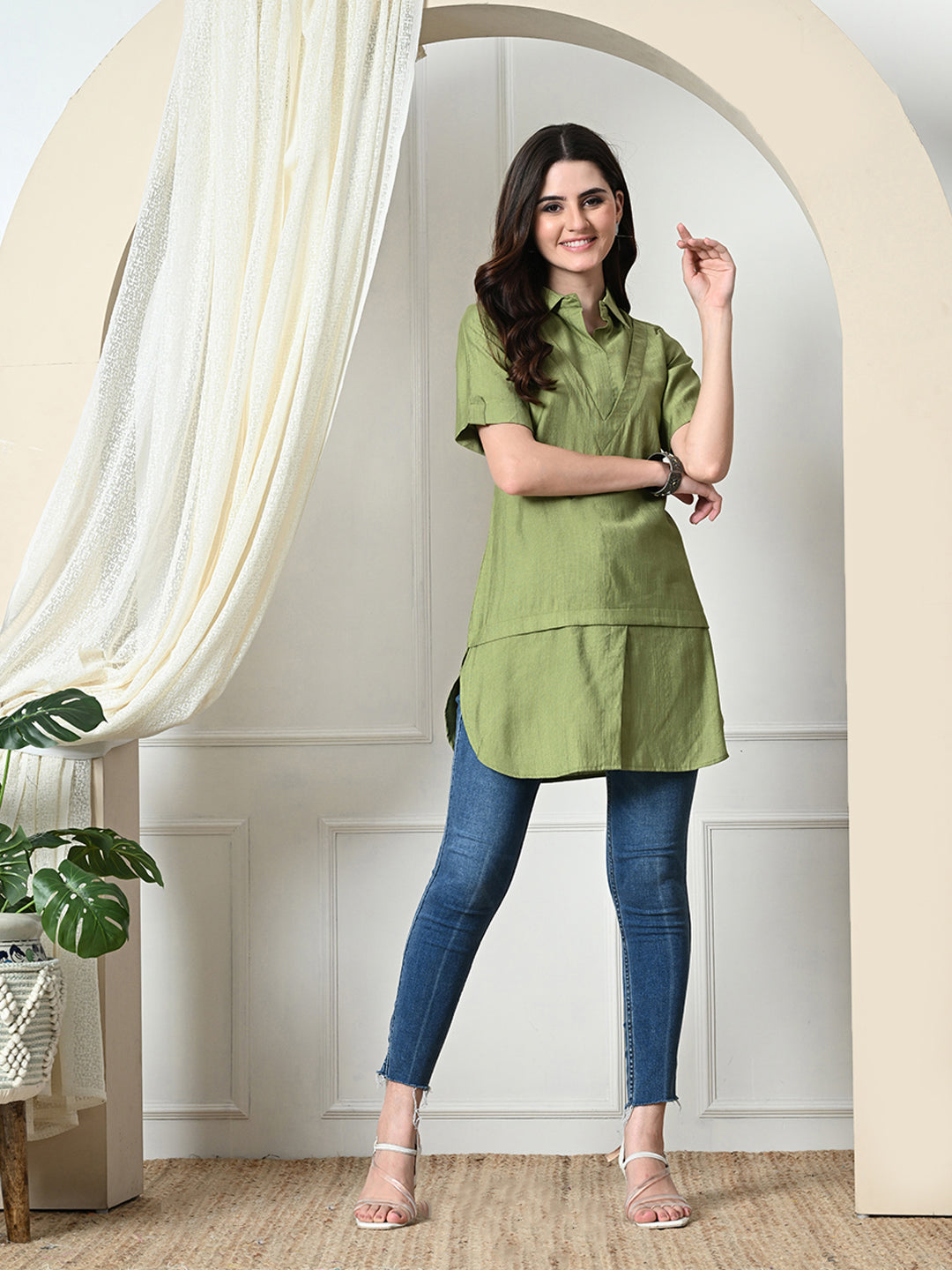 Myshka Women's Solid A-Line Collared Neck Casual Tunic In Green Color 