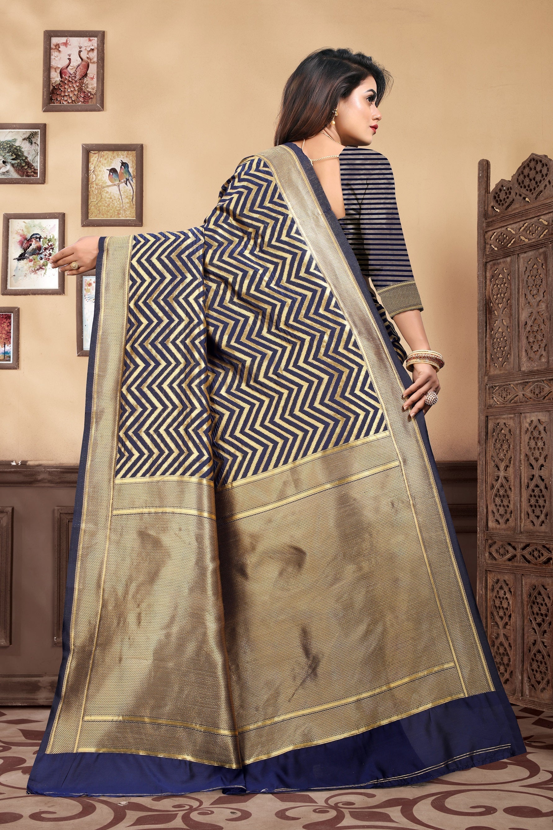 Vedant Vastram Litchi Silk Designer Banarasi Saree - Navy Blue | Swadesiicart