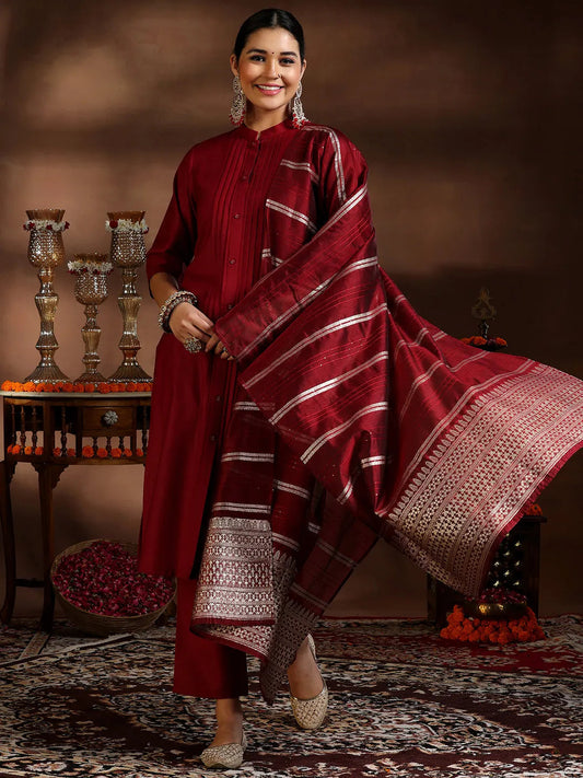https://cdn.shopify.com/s/files/1/0341/4805/7228/files/MaroonSolidCottonBlendStraightSuitSetWithDupatta-Libas.jpg?v=1739539866