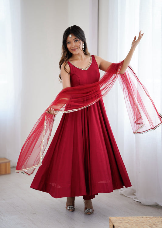 Lorenvalley Fashion Maroon Pure Romansilk Chanderi Fabric Yoke Fancy Lace Work Anarkali Kurta Pant With Dupatta Set 