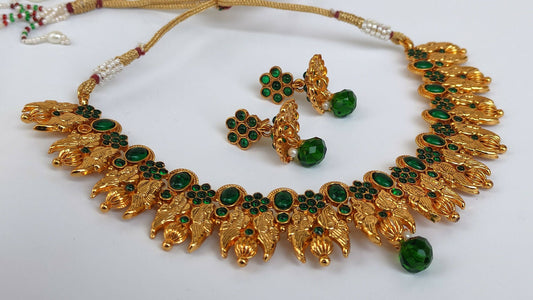Kemp Peacock Green Necklace Set - Grab2buy