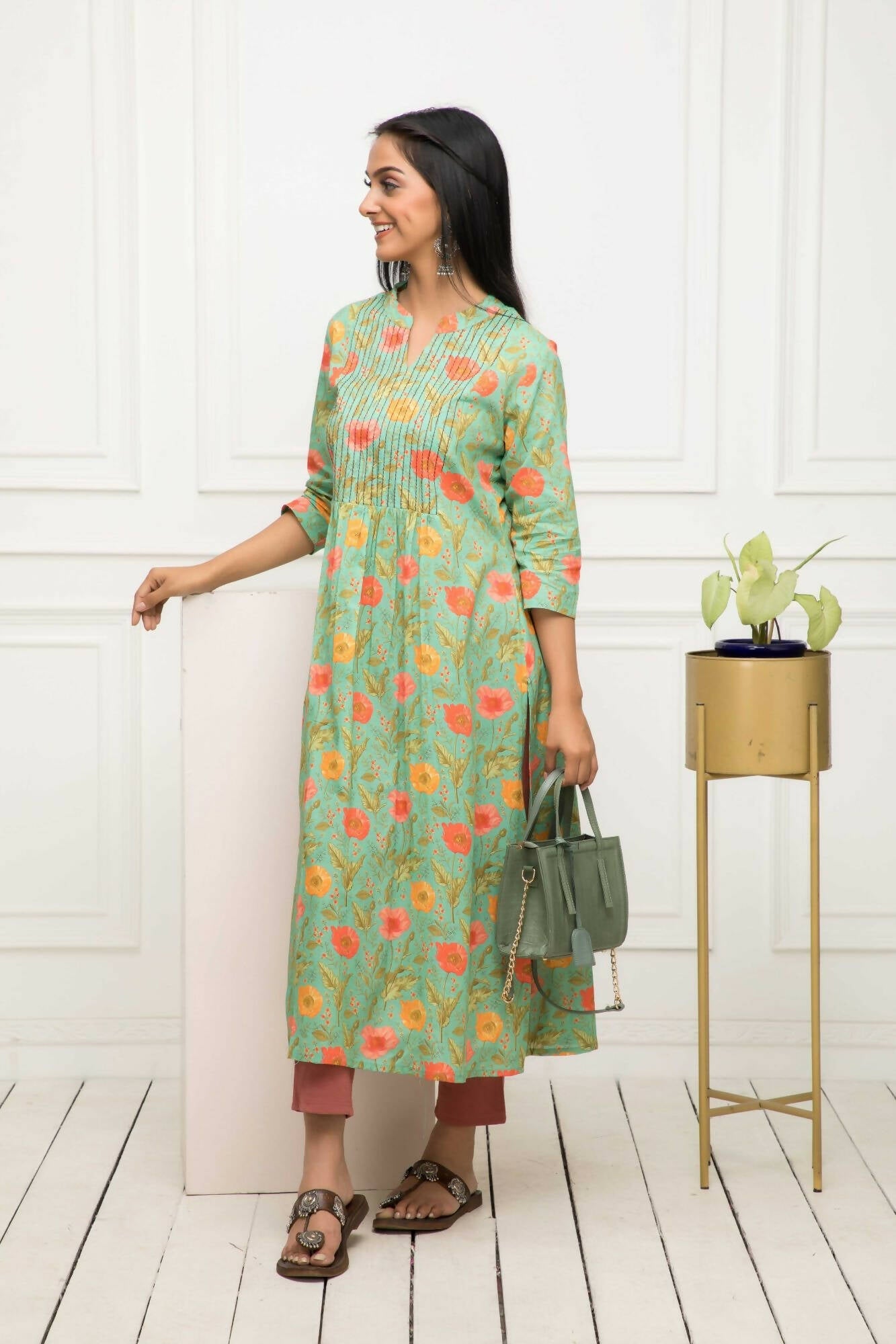 Myshka Women Green Floral Rayon A-Line Round Neck Kurtas