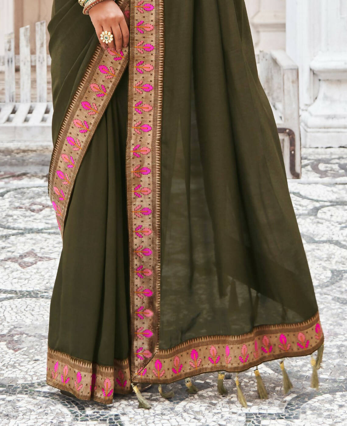 Olive Vichitra Solid Saree With Unstitched Blouse Piece - Juhi