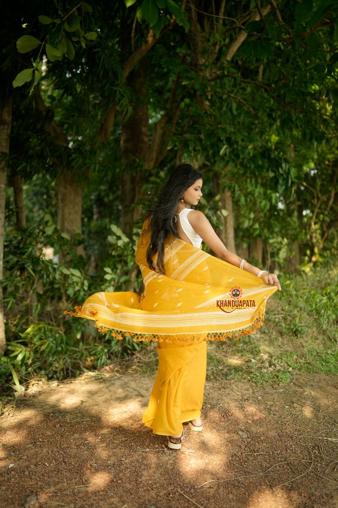 khanduapata White & Mustard Yellow Leaf Pattern Cotton Saree For Women