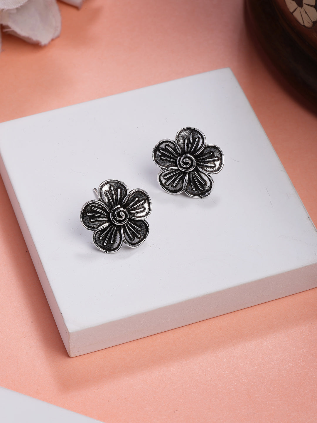 NVR Women Silver Plated Oxidized Floral Shape Stud Earrings NR Retail-NVR