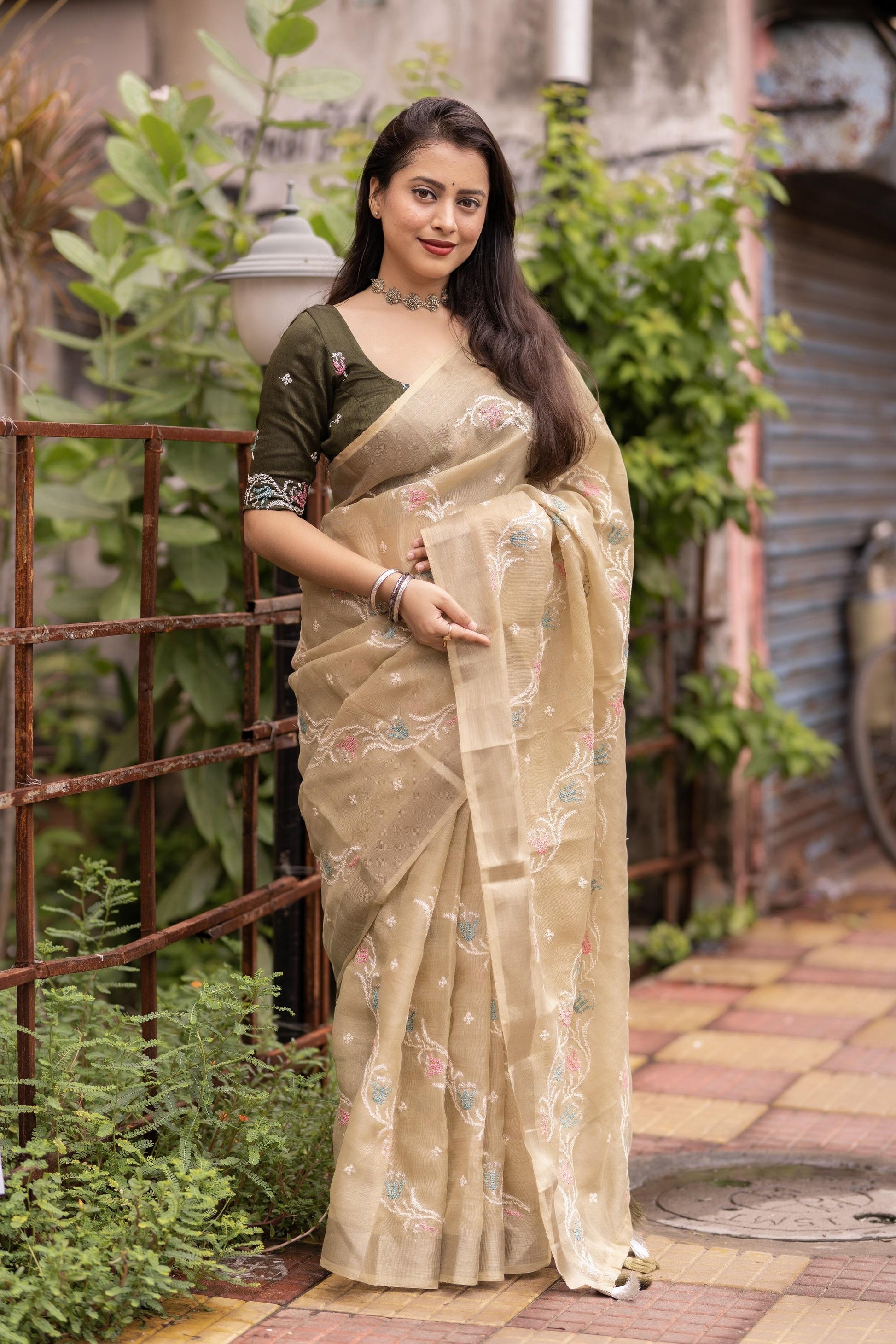 Olive Pure Linen Ethnic Motifs Saree with Unstitched Blouse - A2M