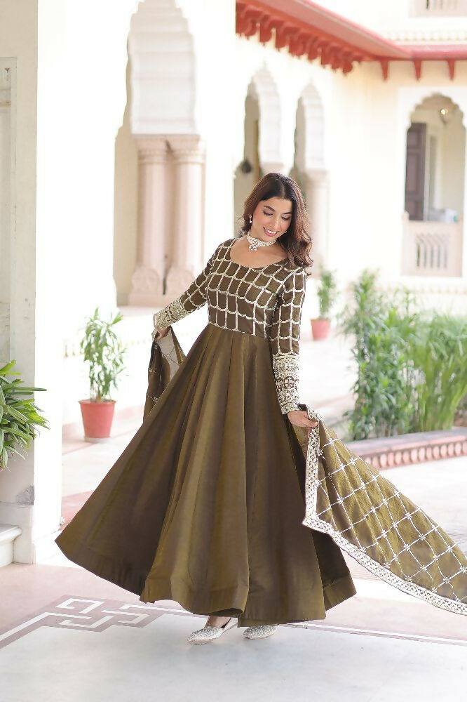 Joban Fashion Mehndi Kurta Set Silk Sequins , Zari, Coding & Thread Embroidered work