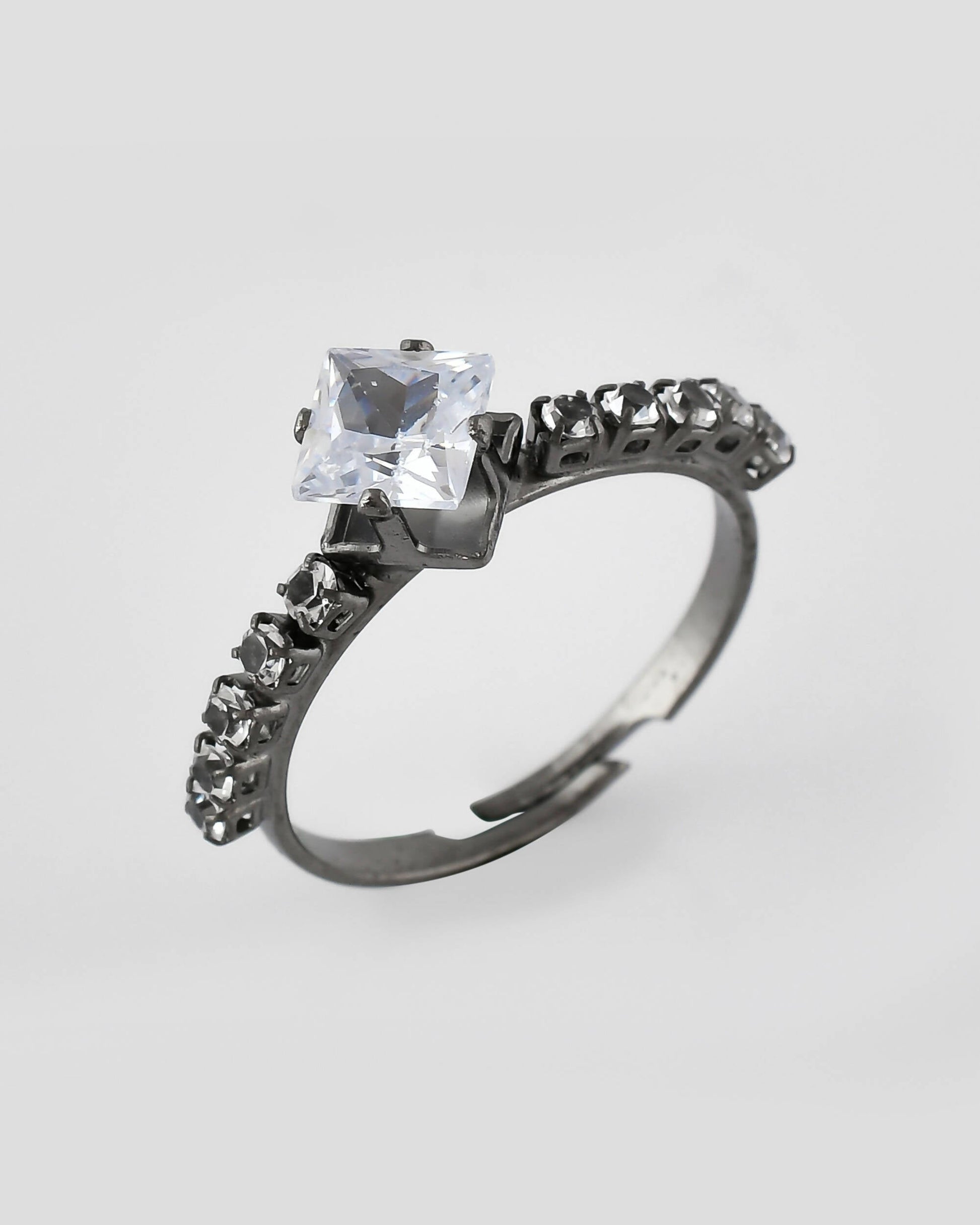 VOJ white CZ-detail Stainless Steel Cubic Zirconia Rhodium Plated Adjustable Finger Ring 