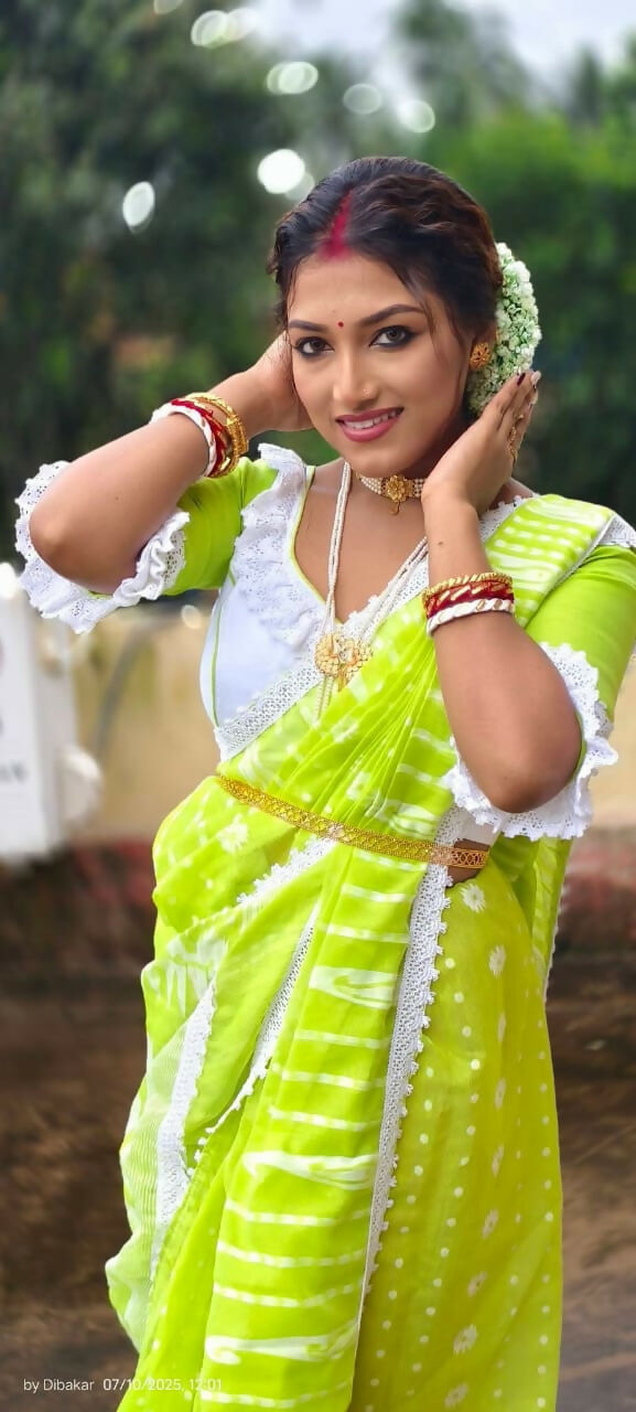 Exclusive Collection Beautiful Parrot Green Jaal Jamdani Grab2Buy 