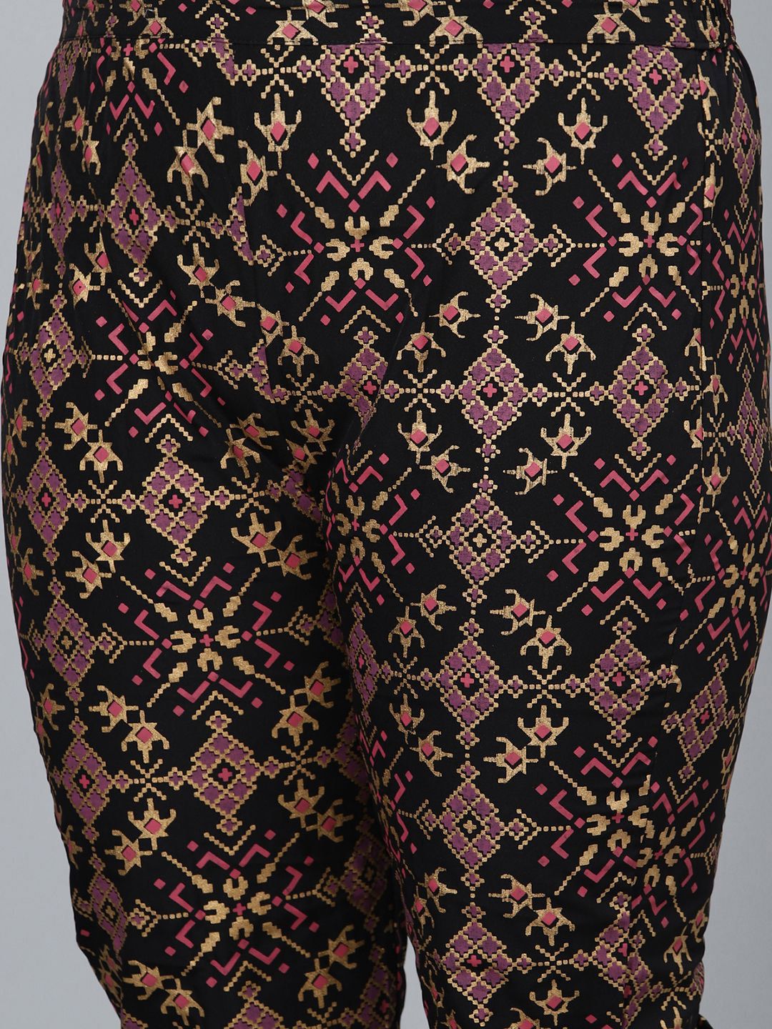 Sztori Plus Size Geometric Printed Shirt Collar Straight Kurta With Trousers