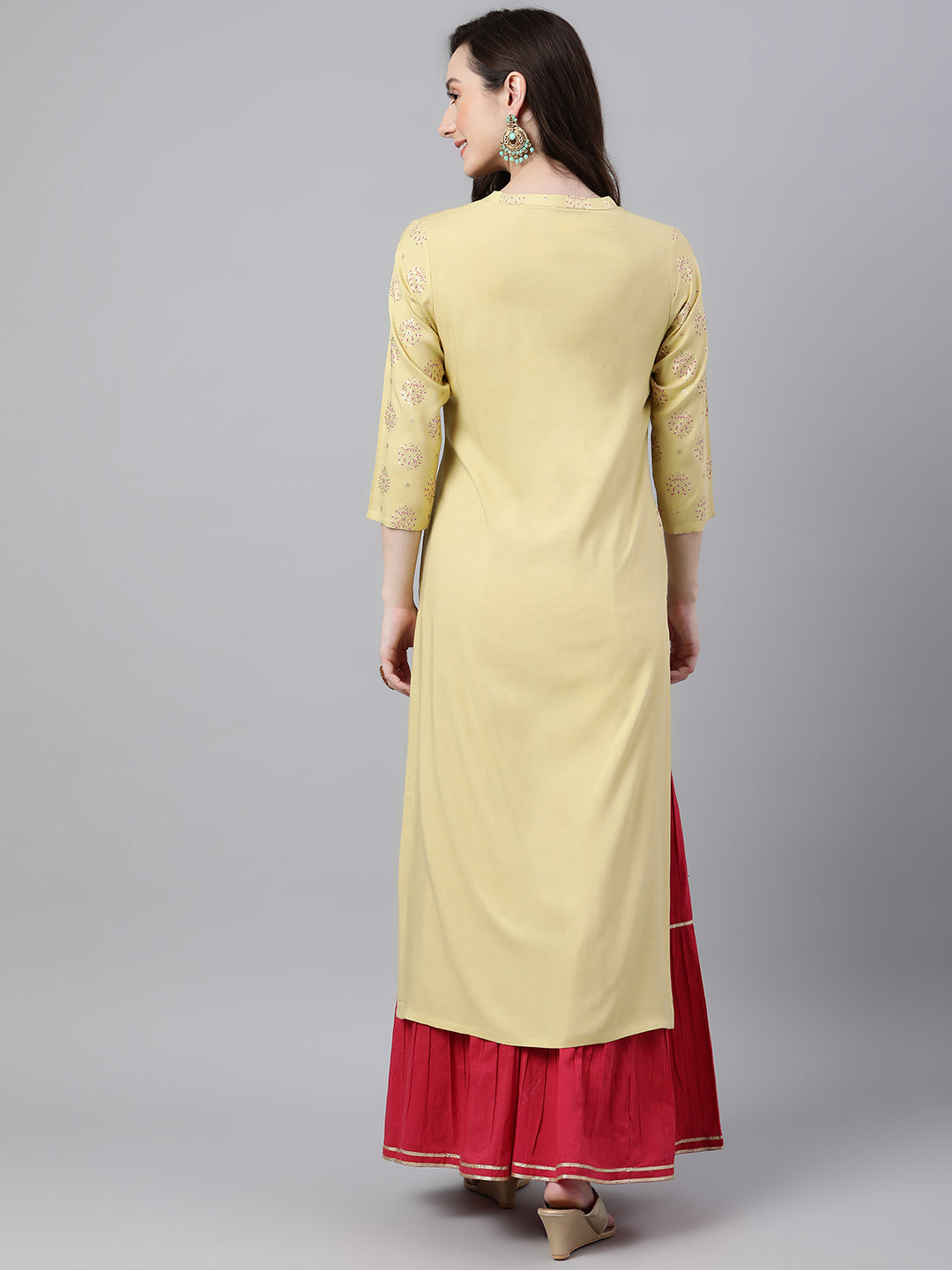 Janasya Women's Yellow Rayon Ethnic motifs Festive Straight Kurta 