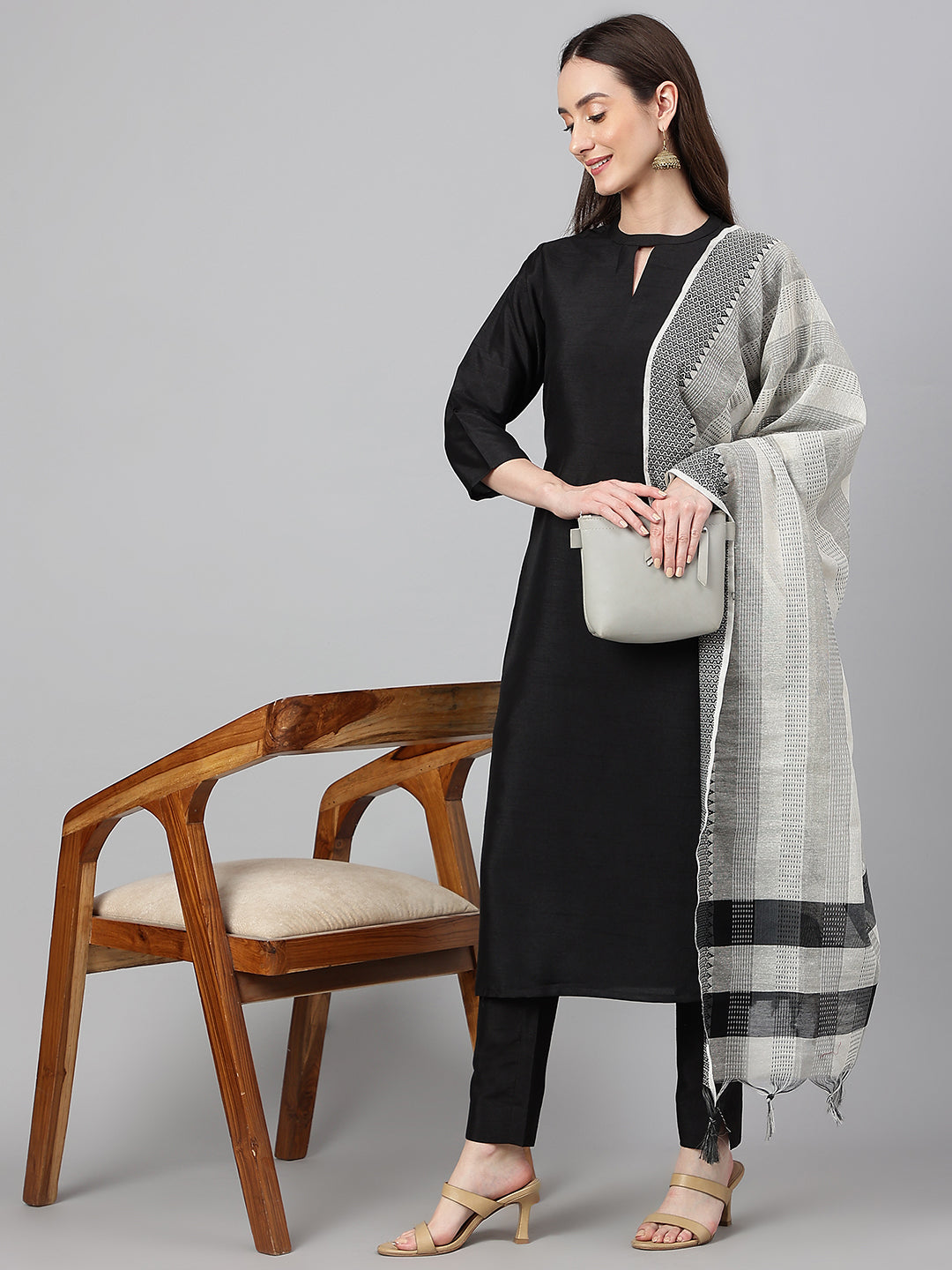 Janasya Women's Black Crepe Silk Solid Straight Festival Kurta Set 