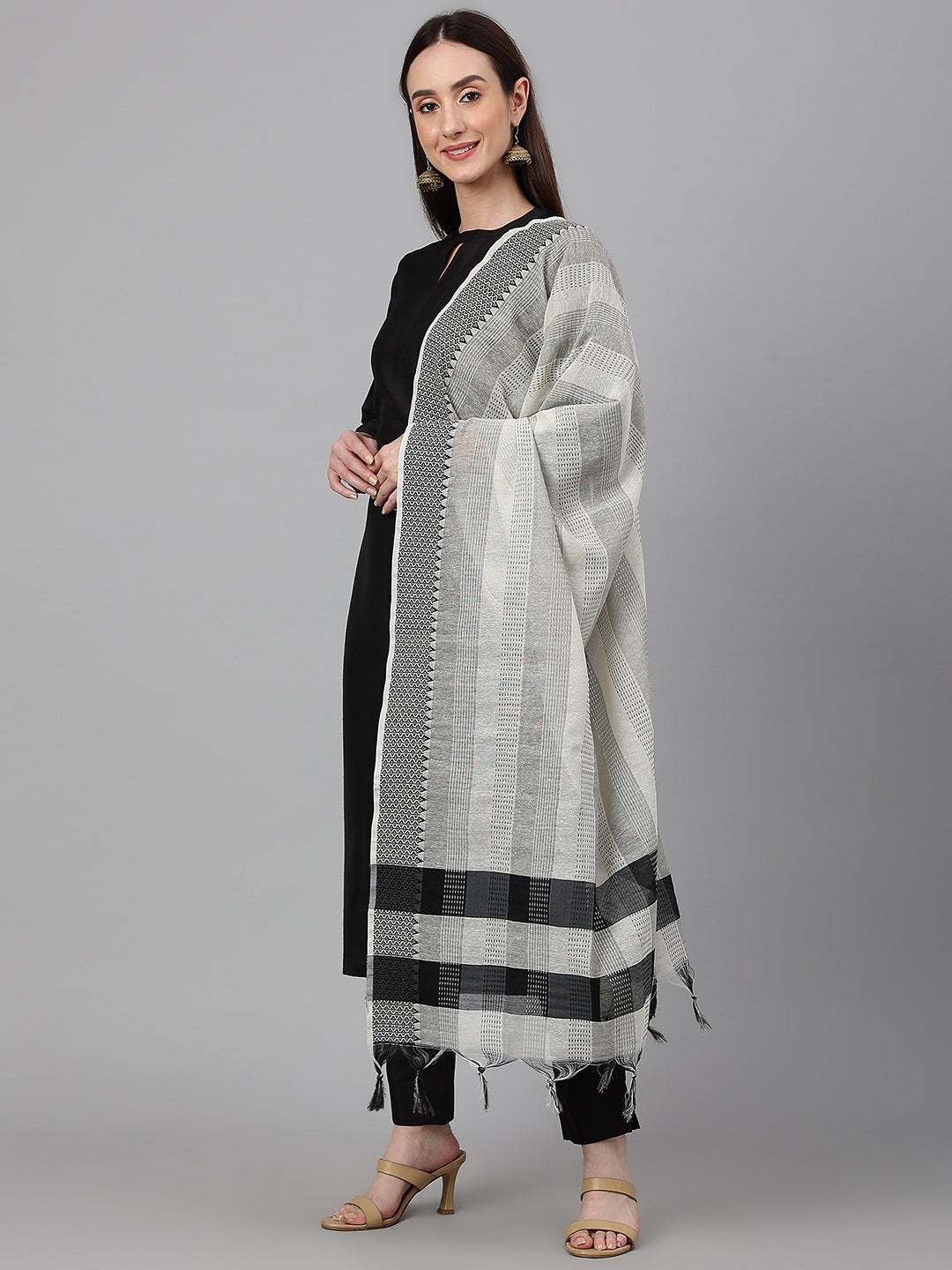 Janasya Women's Black Crepe Silk Solid Straight Festival Kurta Set 