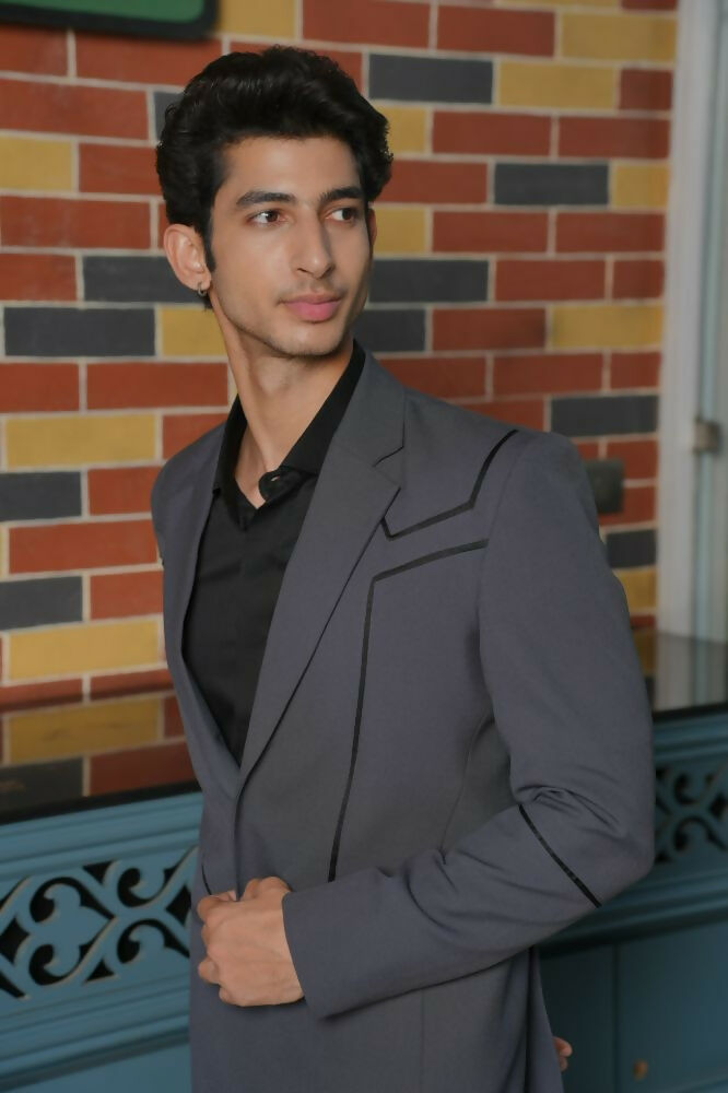 Skarve – Modern Grey & Black Smart Casual Set by Hilo Design