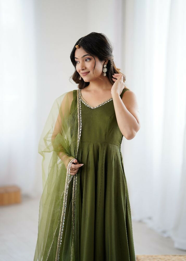 Joban Fashion Mehndi Kurta Set Chanderi Sequence Embroidery Work 