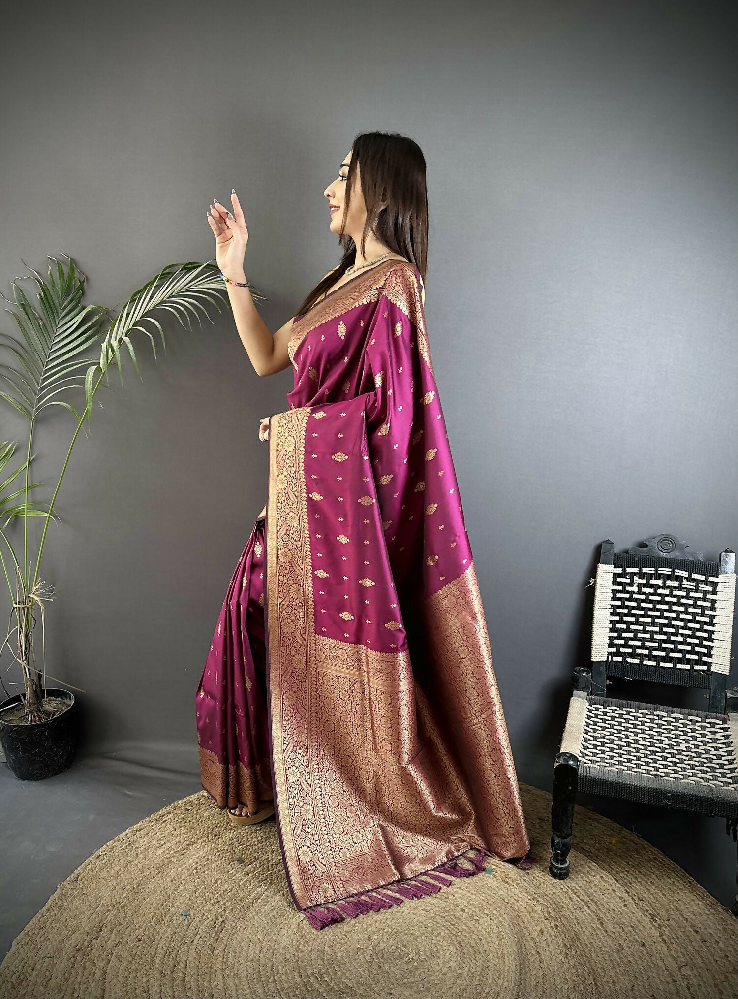 Joban Fashion Magenta Zari Weaving Motif Lichi Silk Banarasi Silk Saree