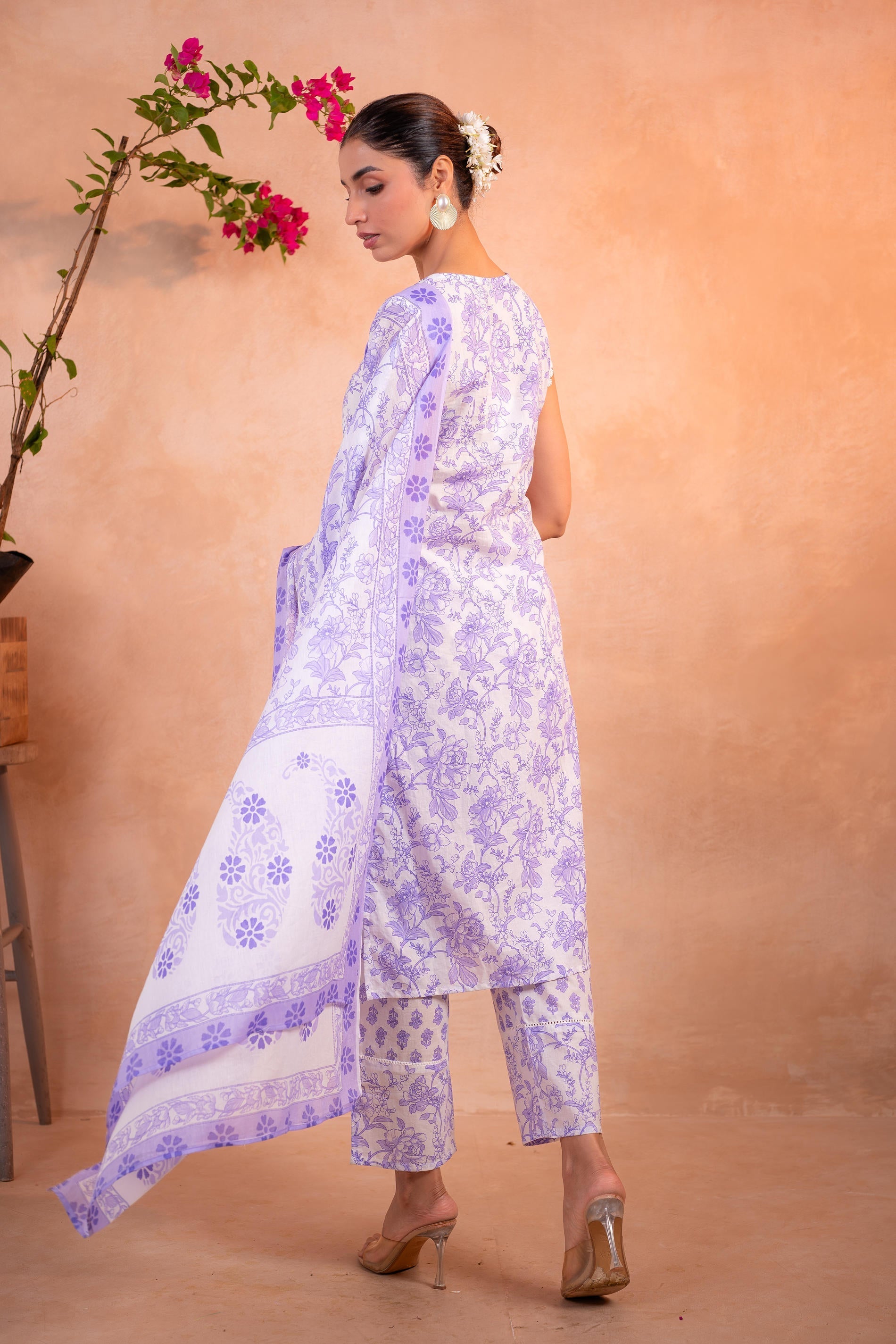 Juniper Lavender Whisper Floral Kurta Pant And Dupatta Set