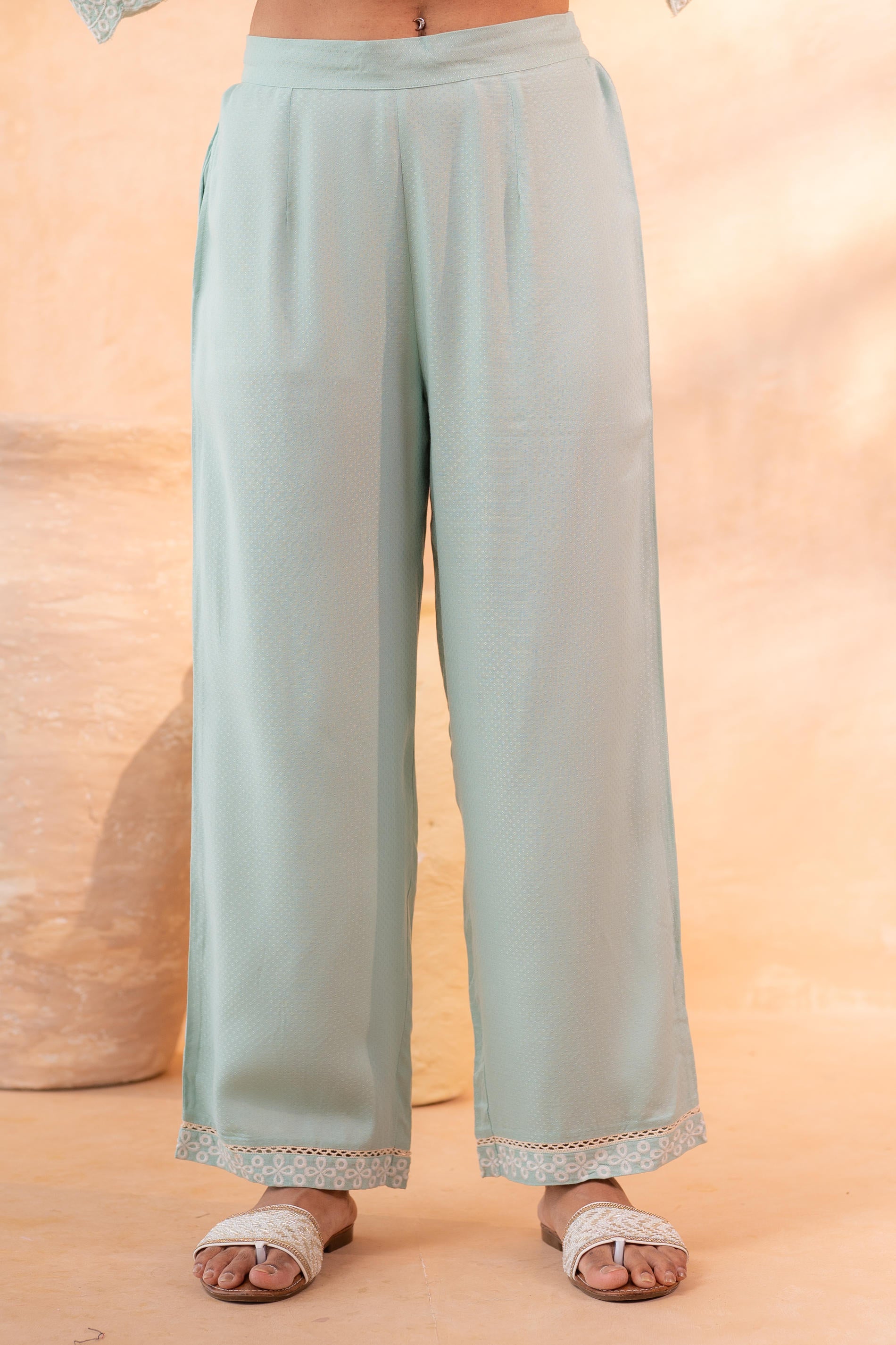 Juniper SageGreen Schiffli Lounge Co-Ord