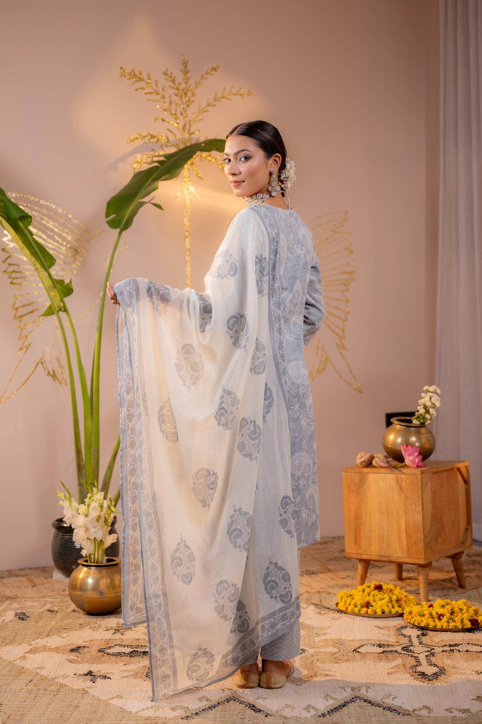 Juniper Powder Grey Paisley Grace Kurta Pant And Dupatta Set