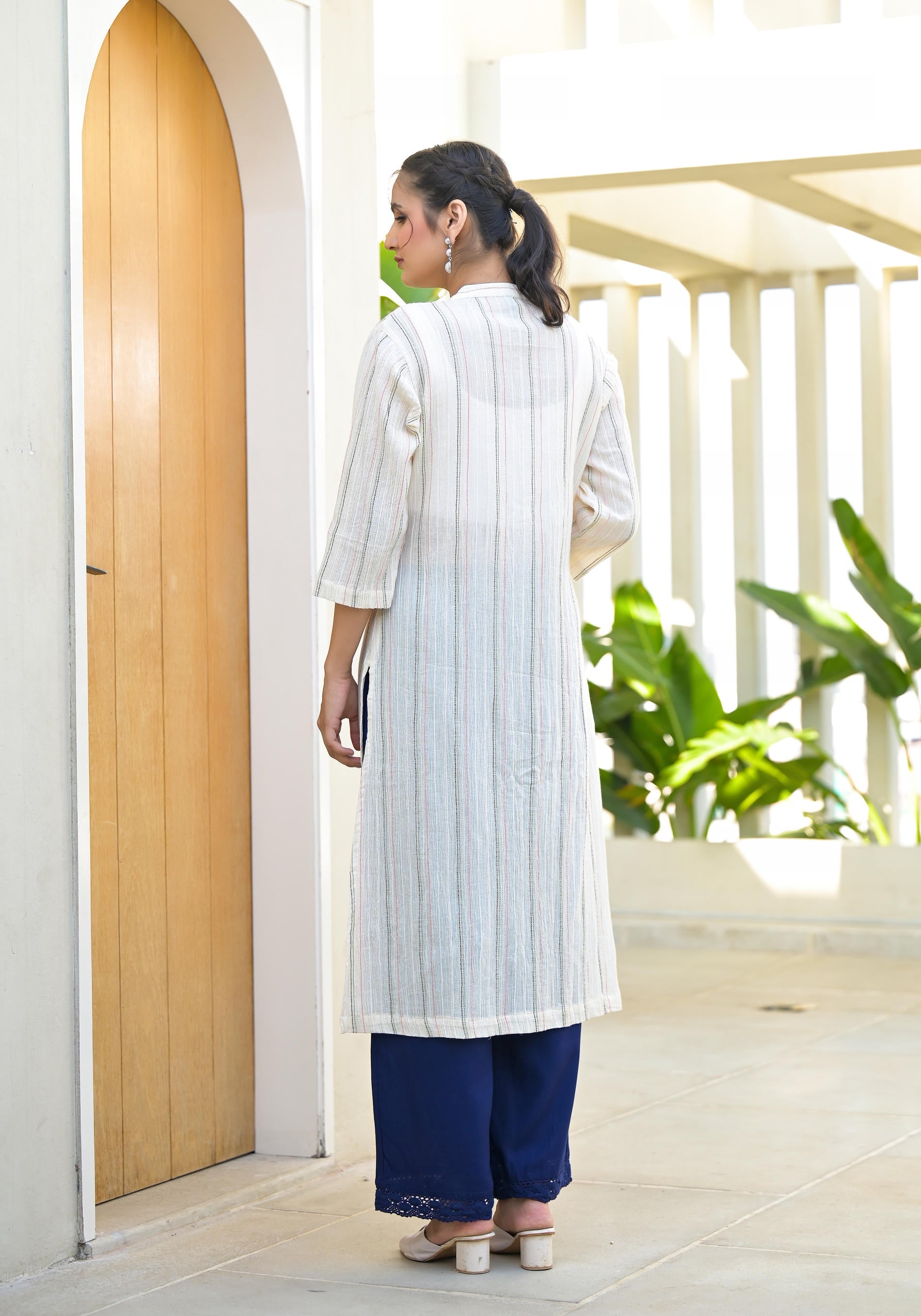 Juniper Minimal Ivory Striped Straight Kurta