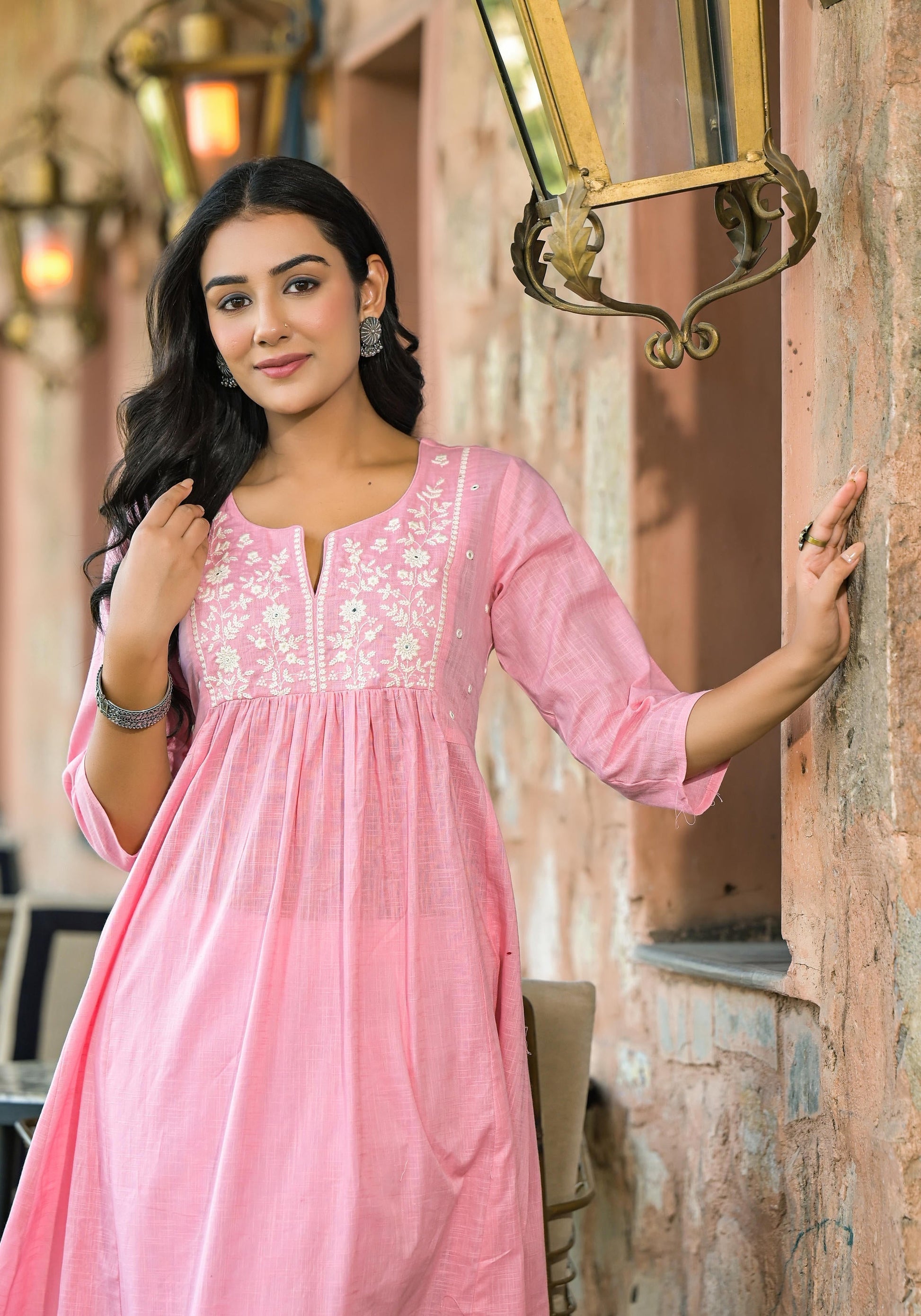 Juniper Women's Onion Pink Solid Cotton Kurta With Thread Embroidery