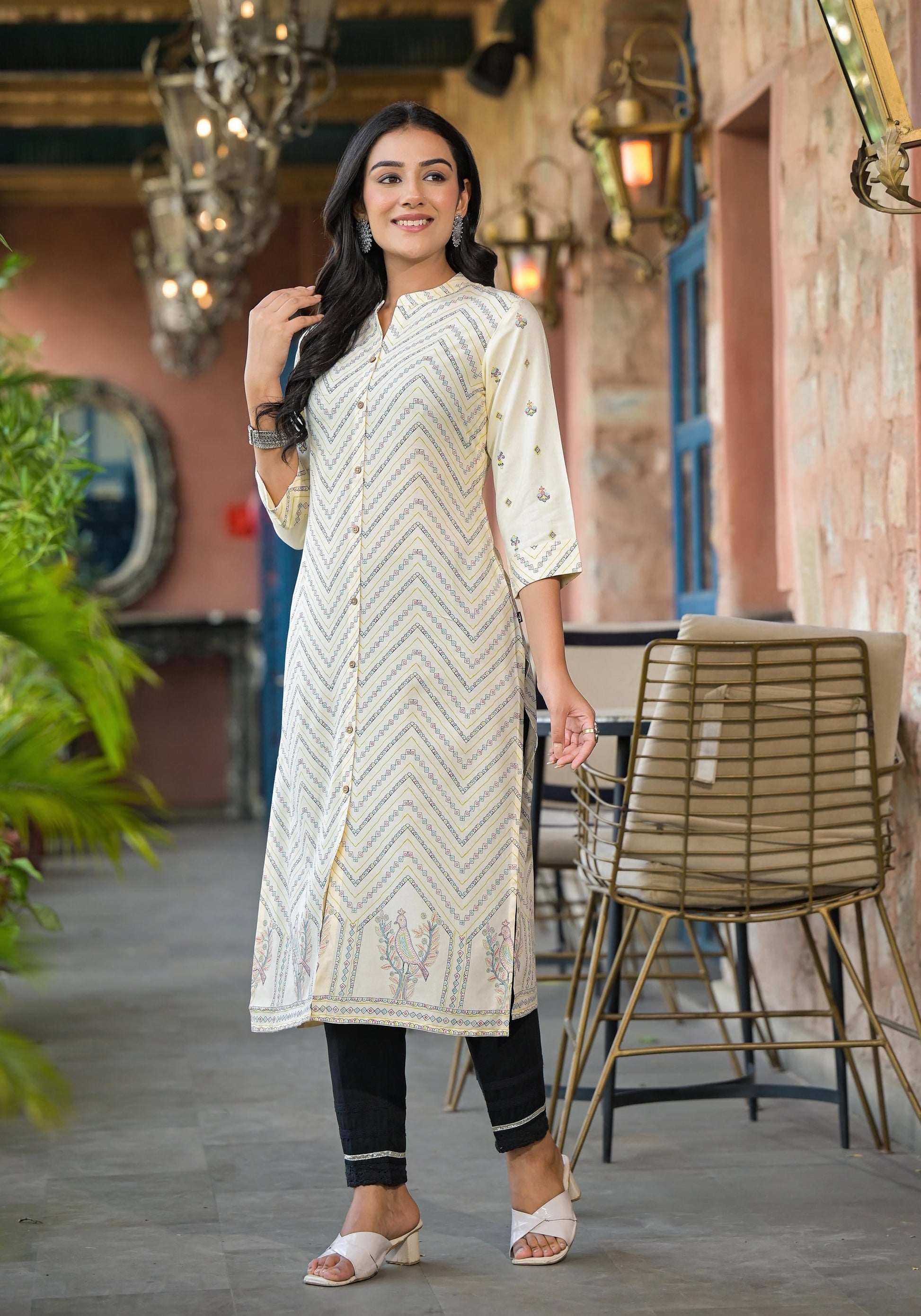 Juniper Women's Ivory Ethnic Motif Printed Viscose Kurta With Button Closure