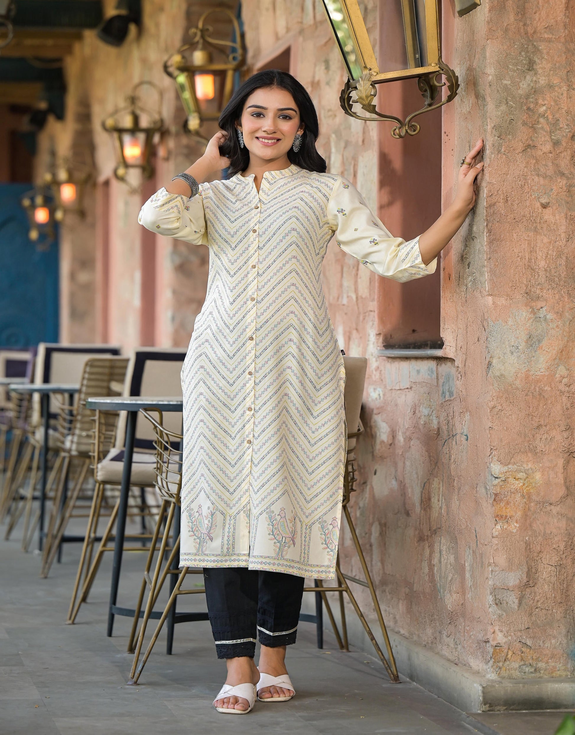 Juniper Women's Ivory Ethnic Motif Printed Viscose Kurta With Button Closure