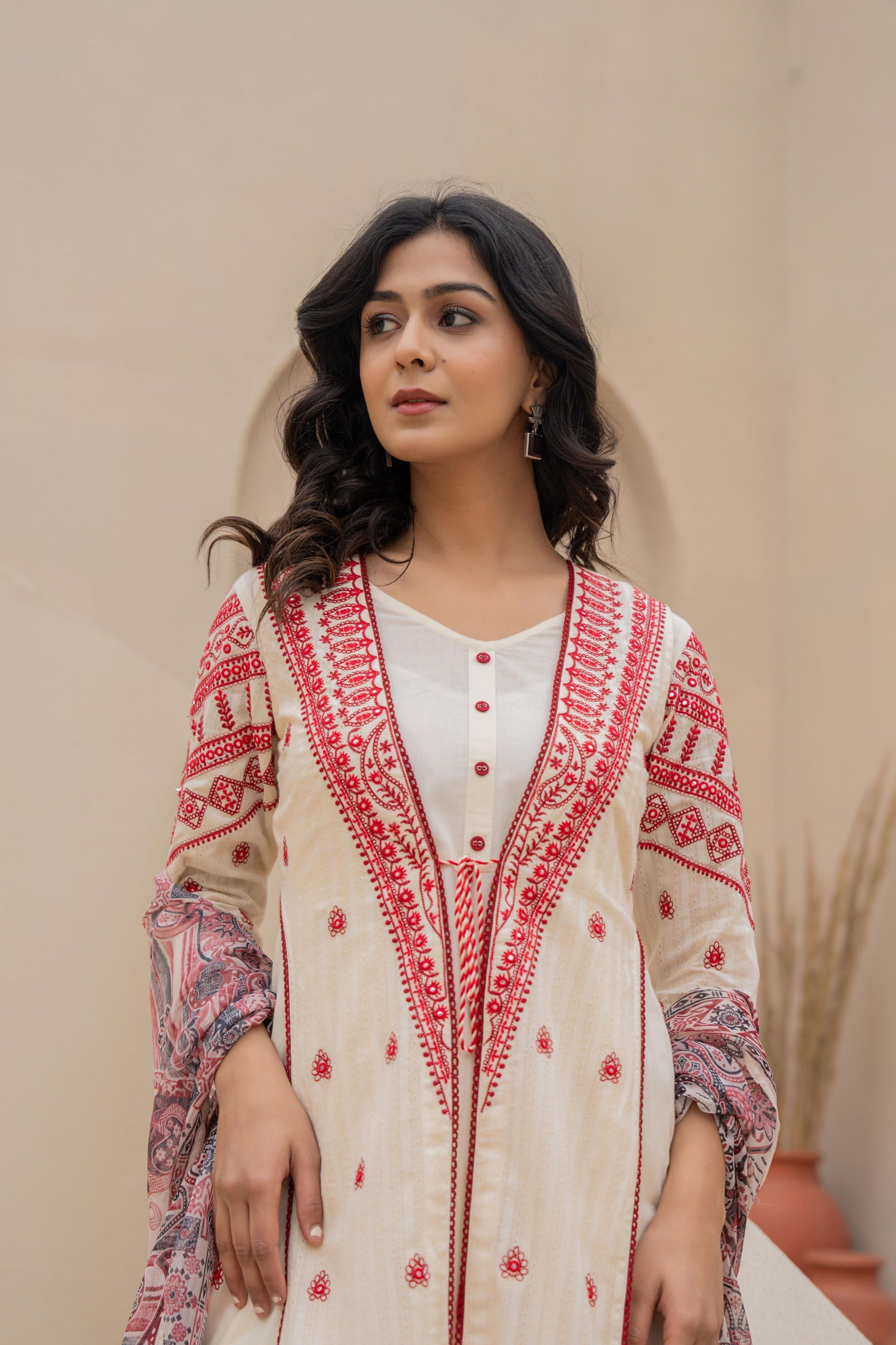 Juniper Off White & Red Solid Cotton Kurta Pant & Shrug With Thread Work