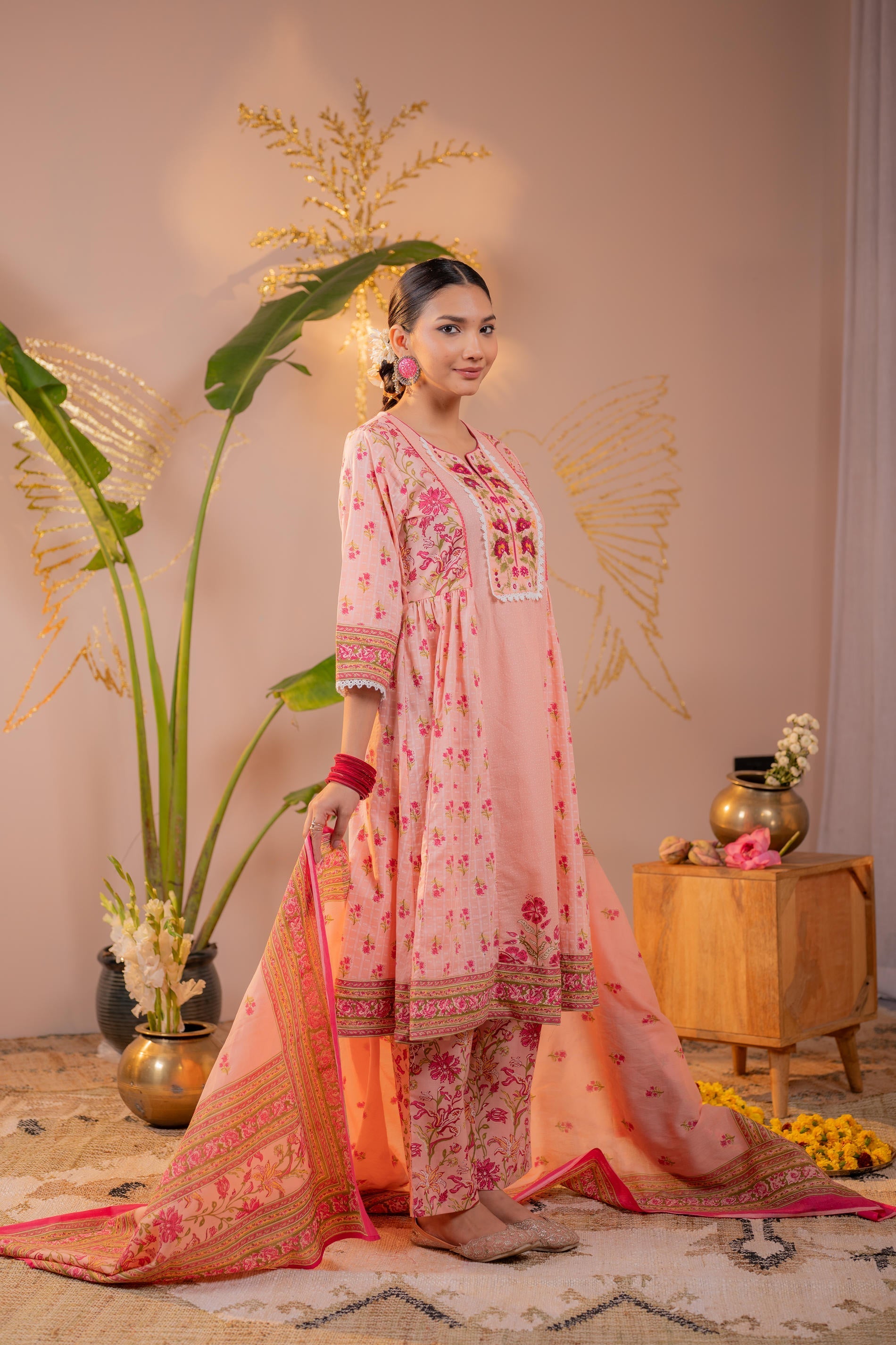 Juniper Noor-e-Gul Peach Printed Kurta Pant And Dupatta Set