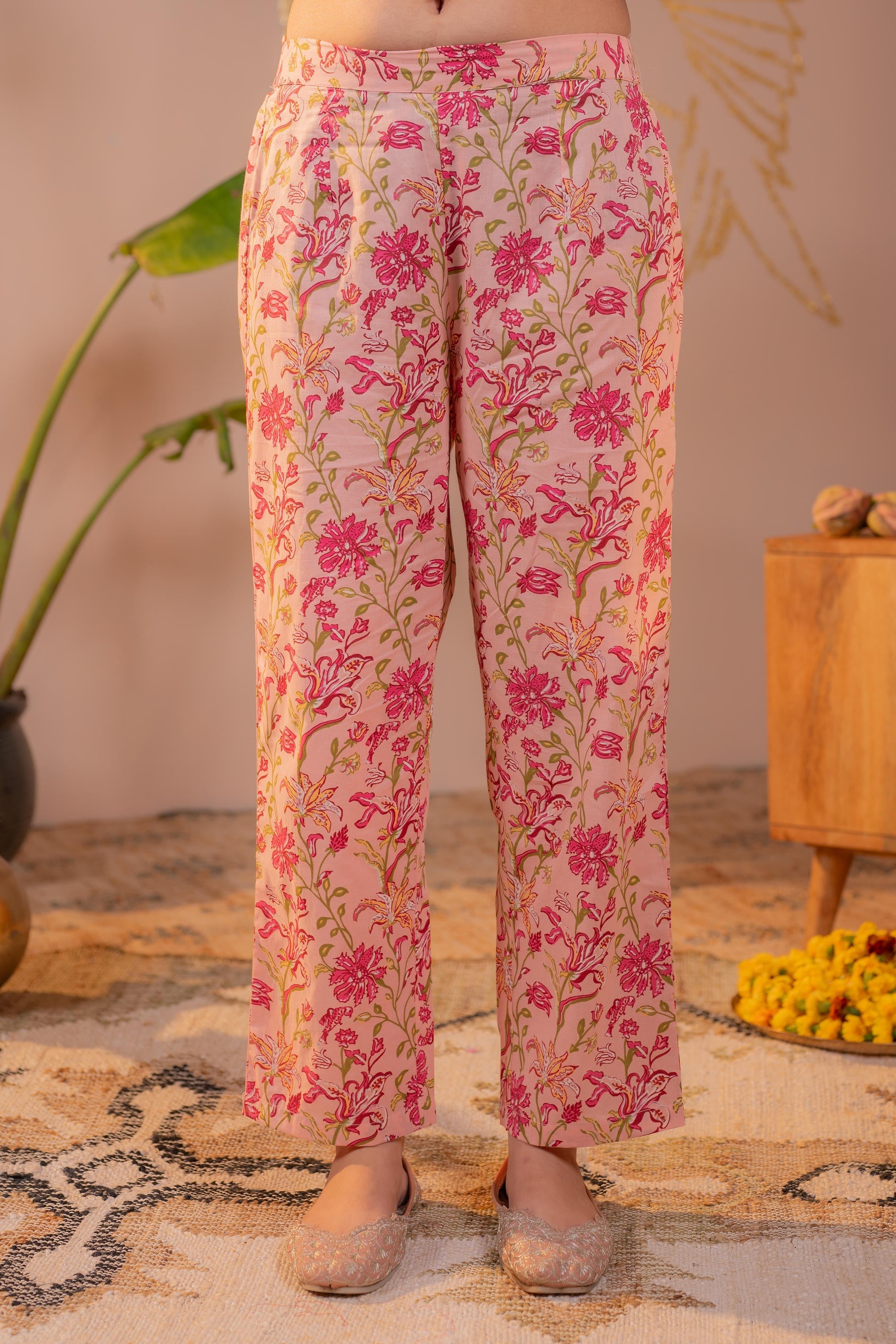 Juniper Noor-e-Gul Peach Printed Kurta Pant And Dupatta Set