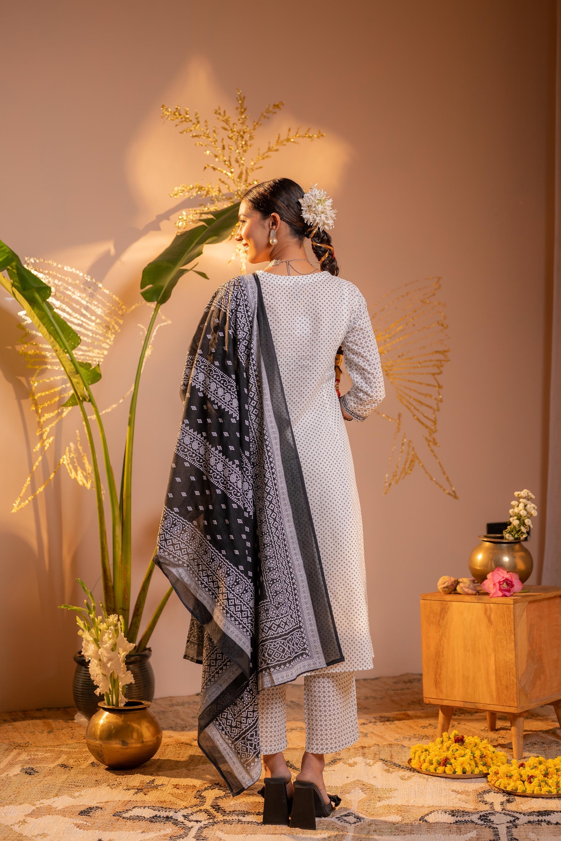 Juniper Black & White Viraasat Printed Kurta Pant And Dupatta Set with Dupatta