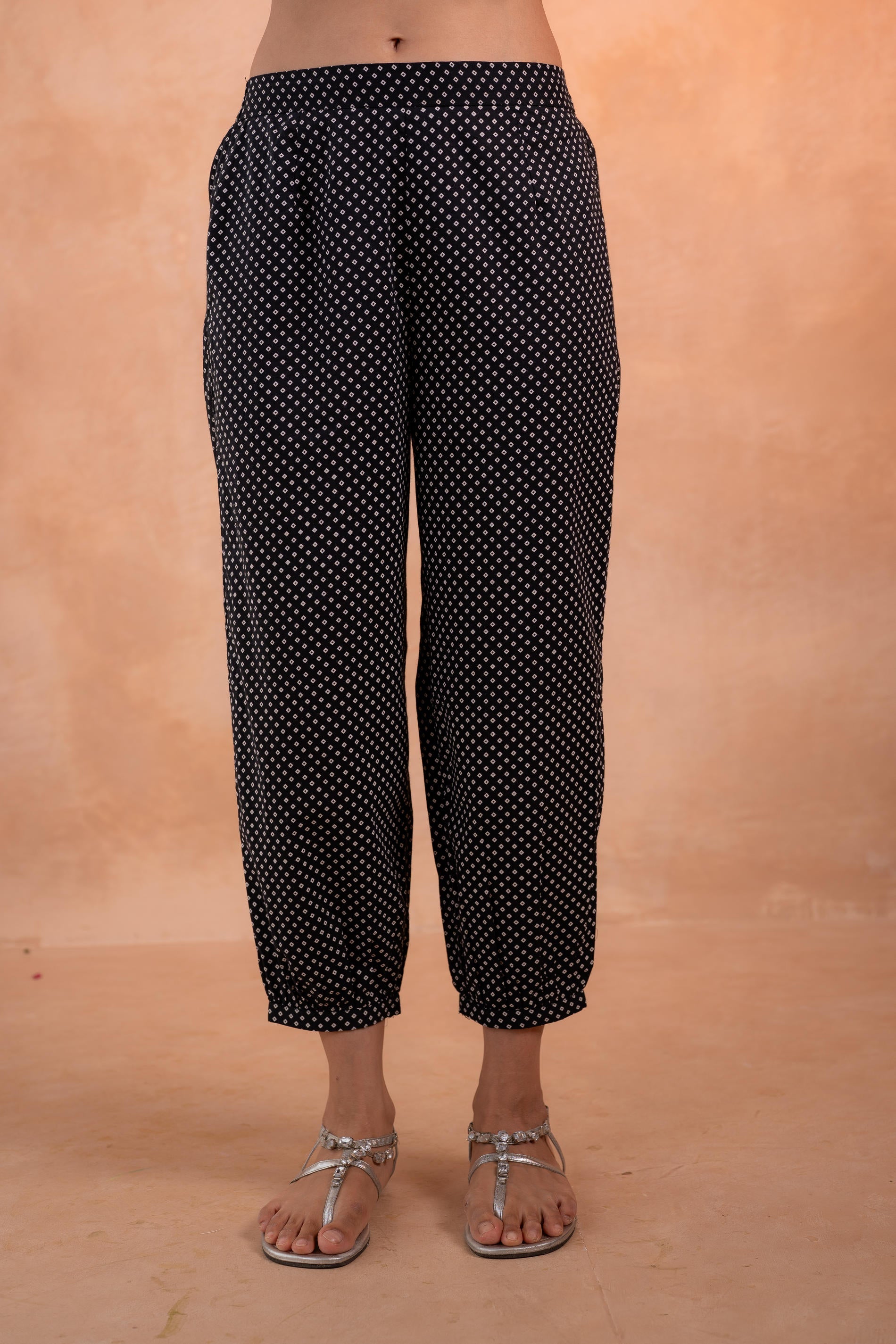 Juniper Noir Ikat Echo Black & White Printed Kurta Pant And Dupatta Set