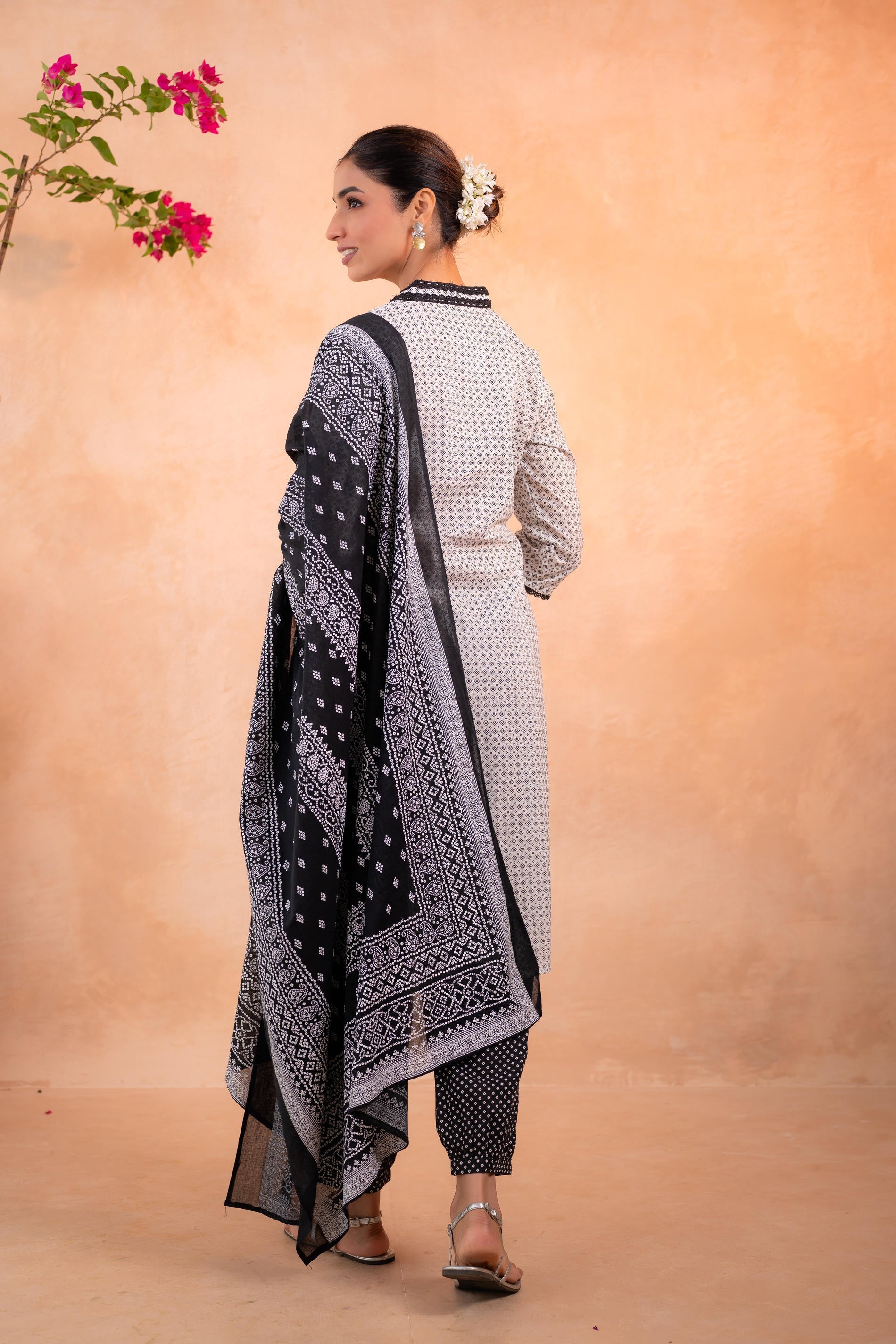 Juniper Noir Ikat Echo Black & White Printed Kurta Pant And Dupatta Set