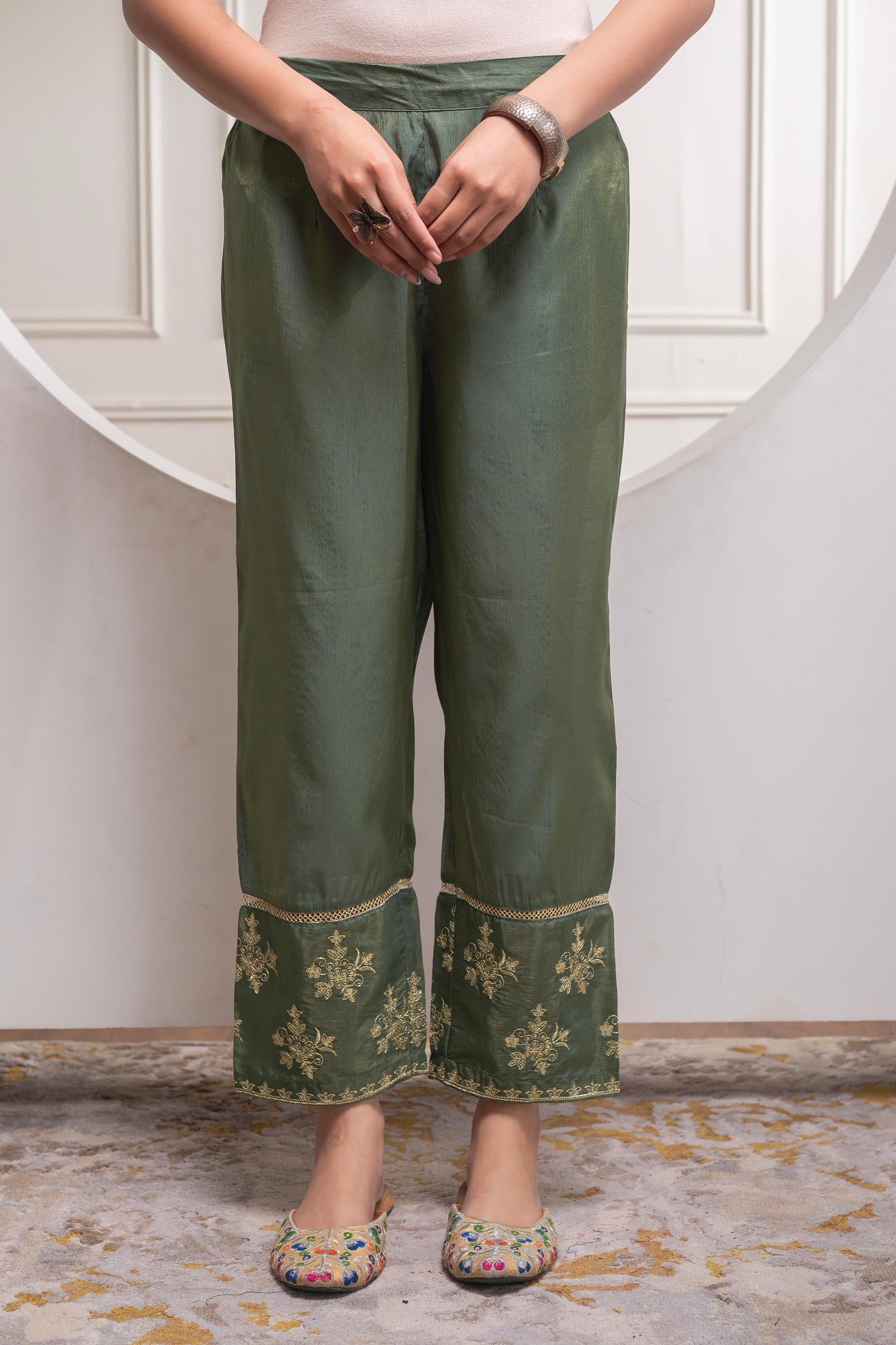 Juniper Fuchsia Green Solid Viscose Tunic And Pants Co-Ord Set With Zari Work And Button Detailing 